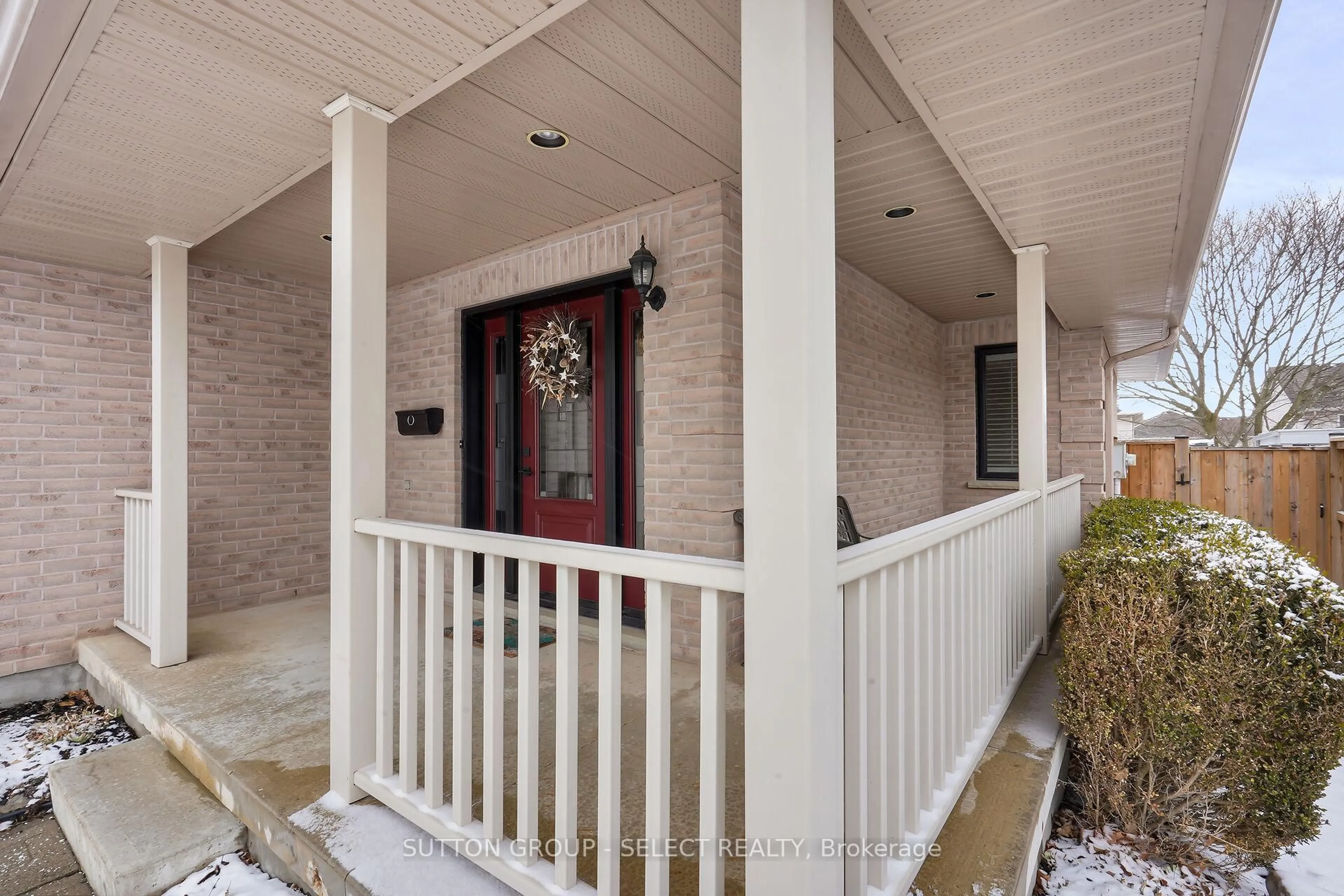 Indoor entryway for 74 Cedarwood Rd, London Ontario N6H 5E7