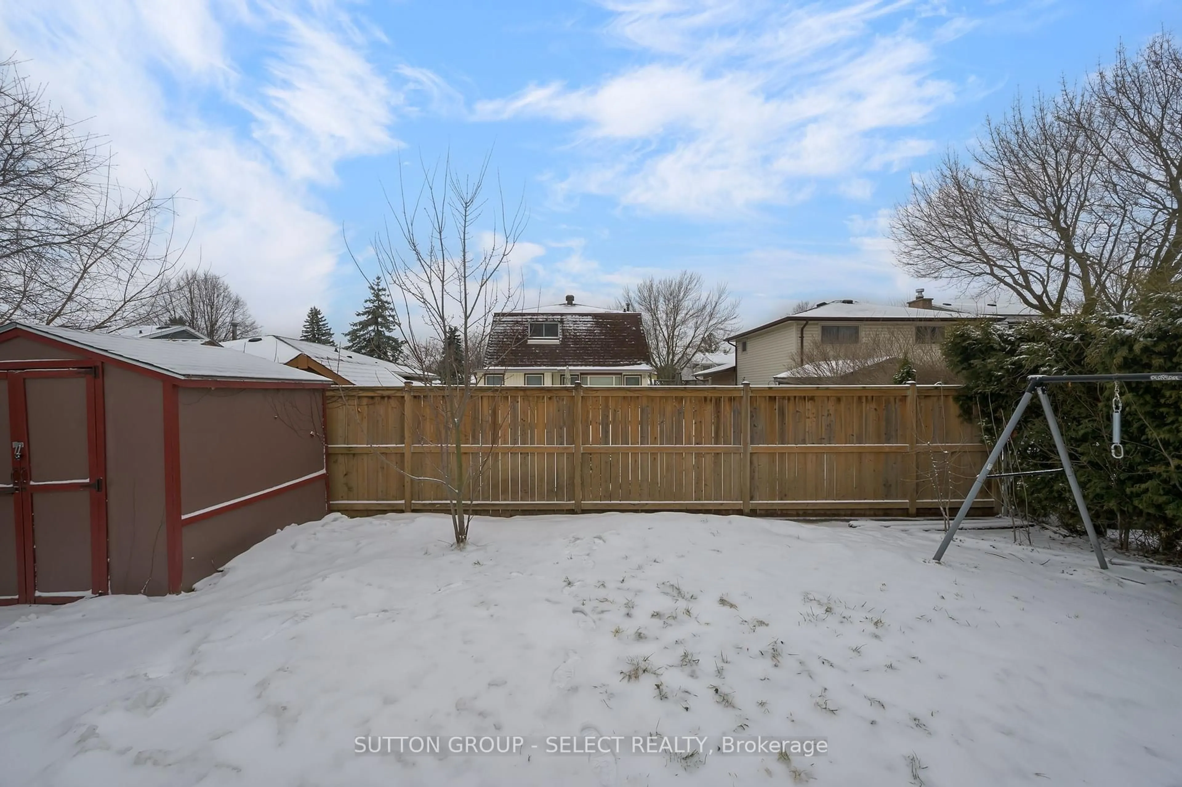 Patio, street for 64 Edmunds Cres, London Ontario N5Z 4J2