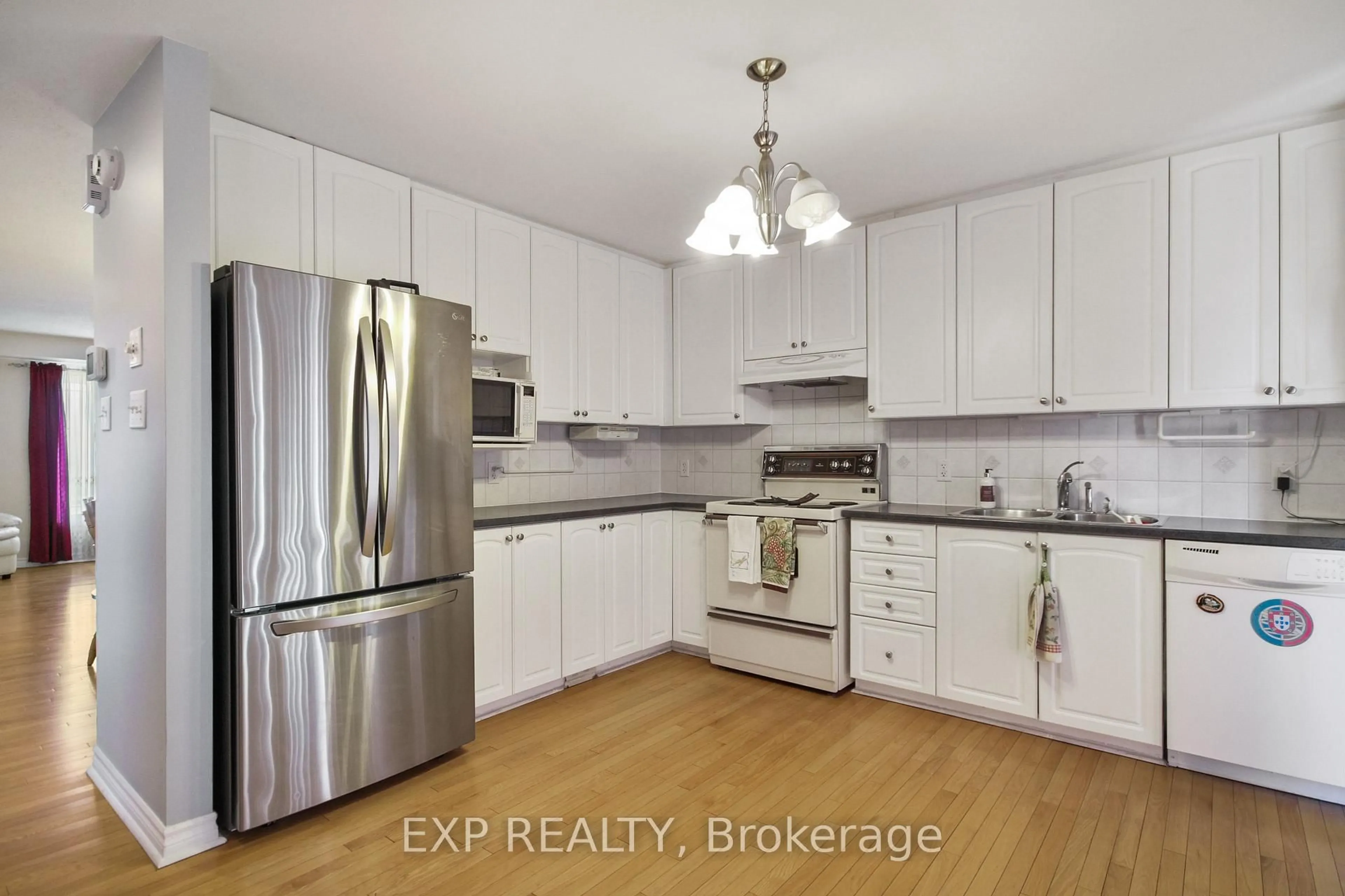 Standard kitchen, unknown for 618 Beatrice Dr, Barrhaven Ontario K2J 5N9