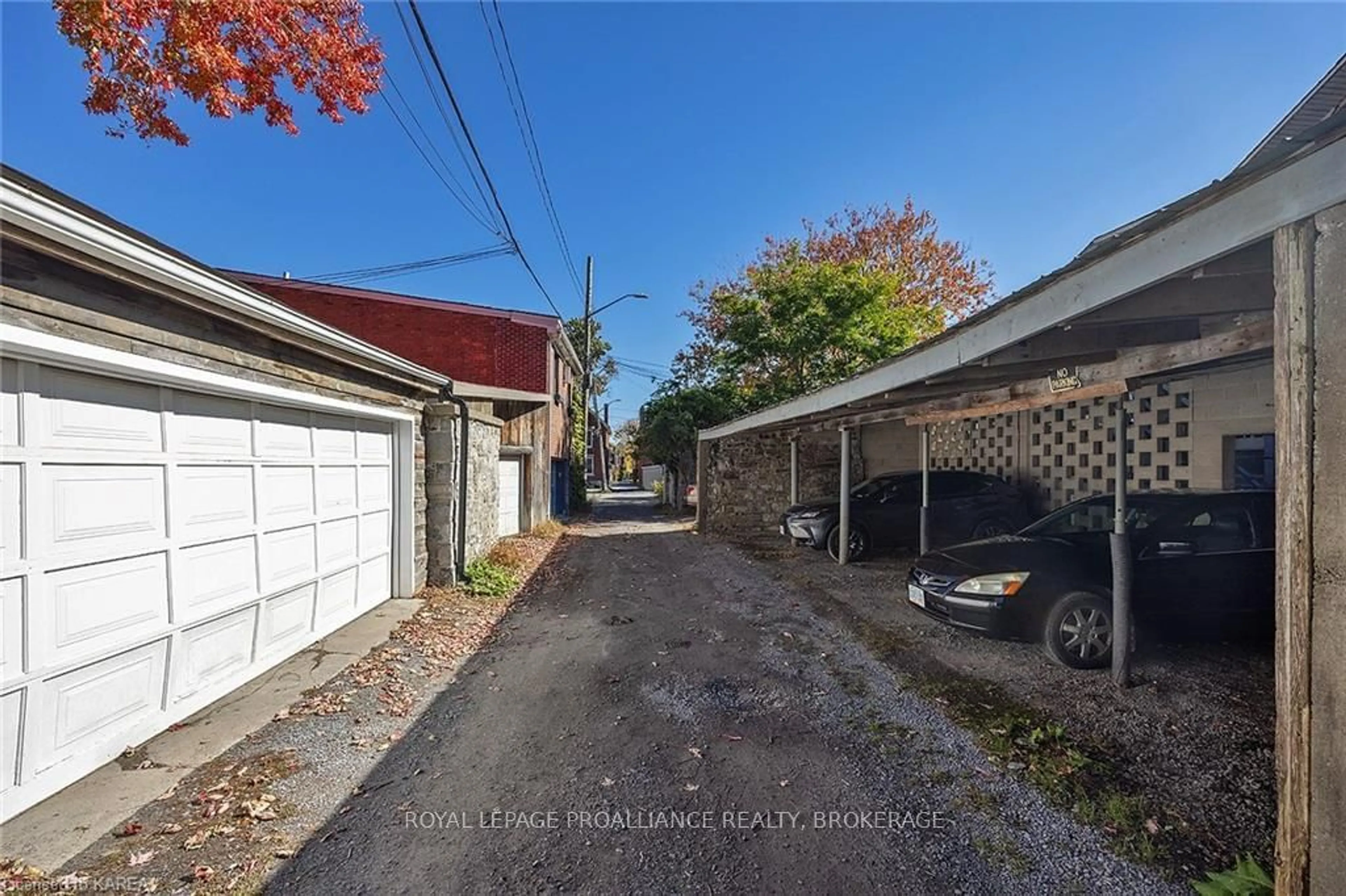 A pic from outside/outdoor area/front of a property/back of a property/a pic from drone, street for 213-215 William St, Kingston Ontario K7L 2E2