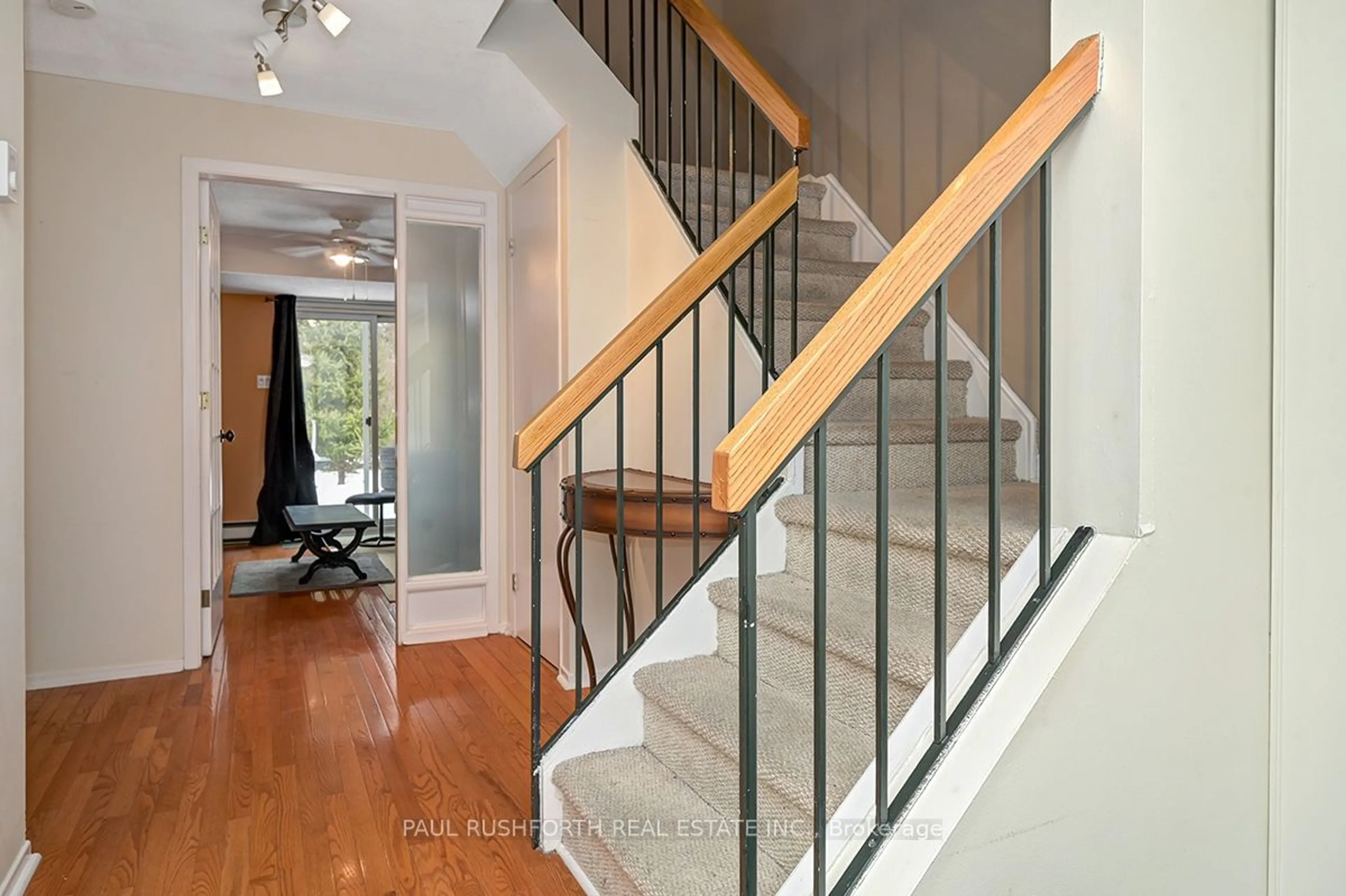 Stairs for 7 Crestlea Cres #C, Tanglewood - Grenfell Glen - Pineglen Ontario K2G 4N1