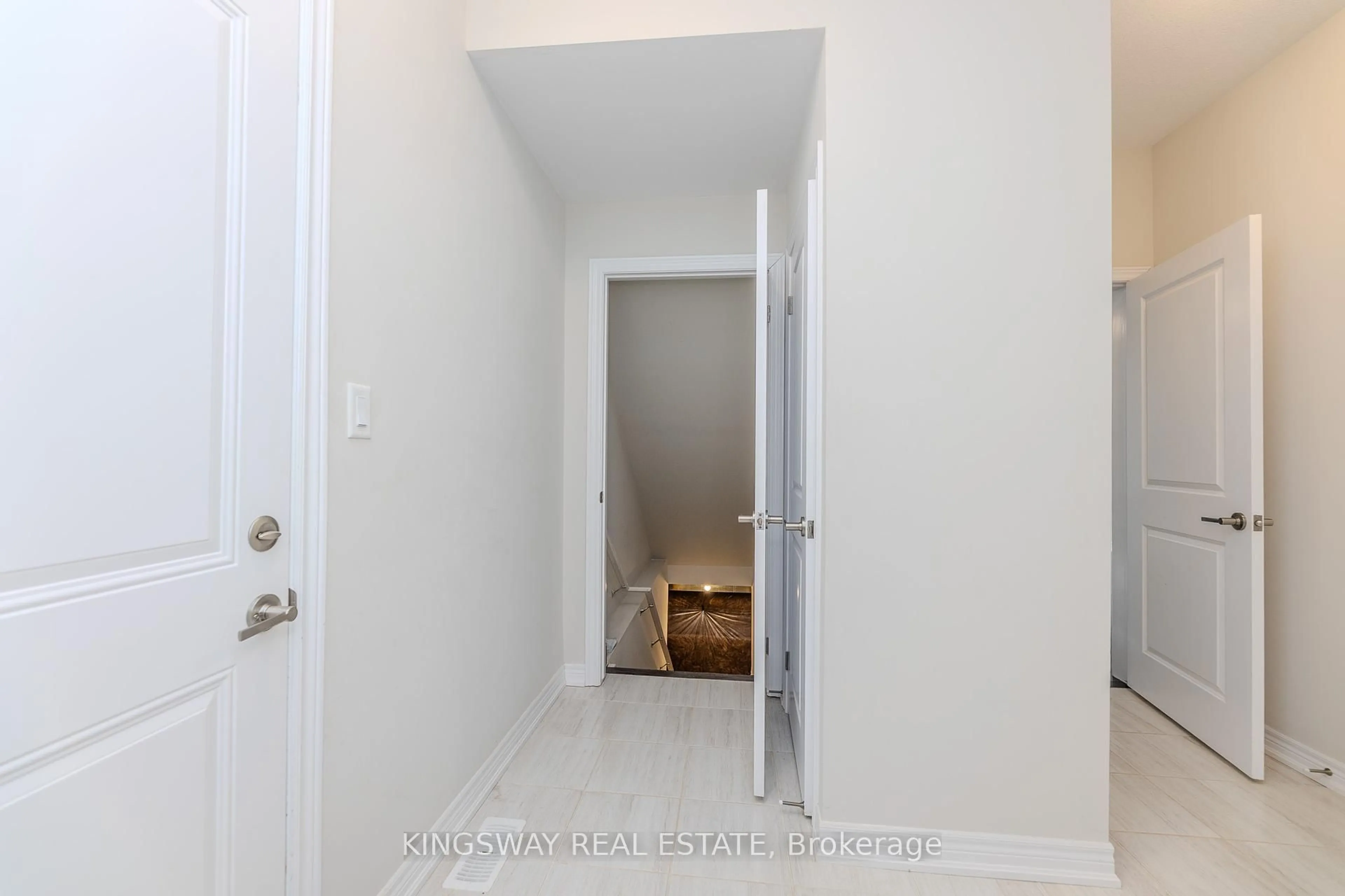 Unknown for 51 Starfire Cres, Hamilton Ontario L8E 0K8