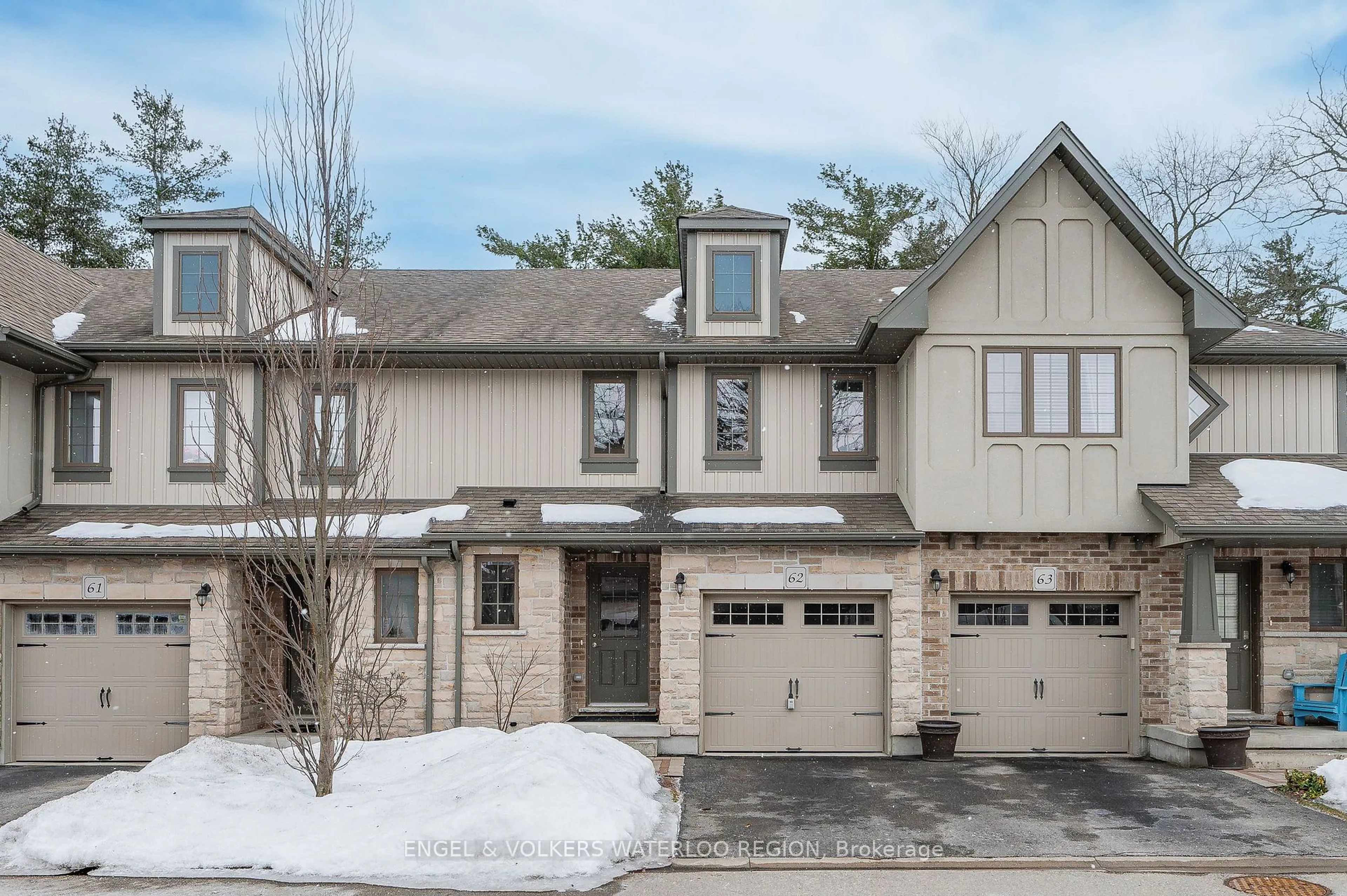 Home with brick exterior material, street for 635 Saginaw Pkwy #62, Cambridge Ontario N3H 1G6