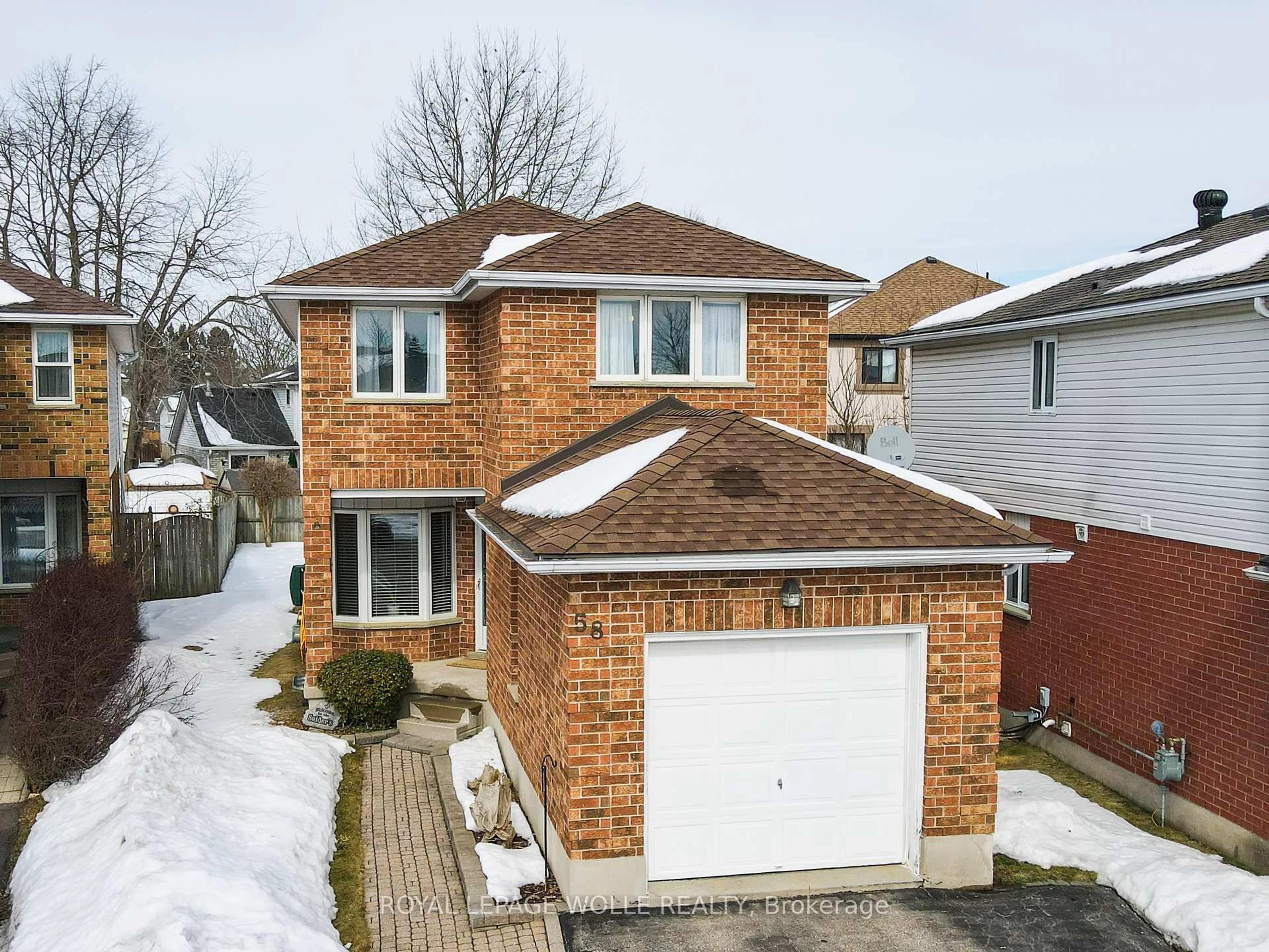 A pic from outside/outdoor area/front of a property/back of a property/a pic from drone, street for 58 Inge Crt, Kitchener Ontario N2K 3V7