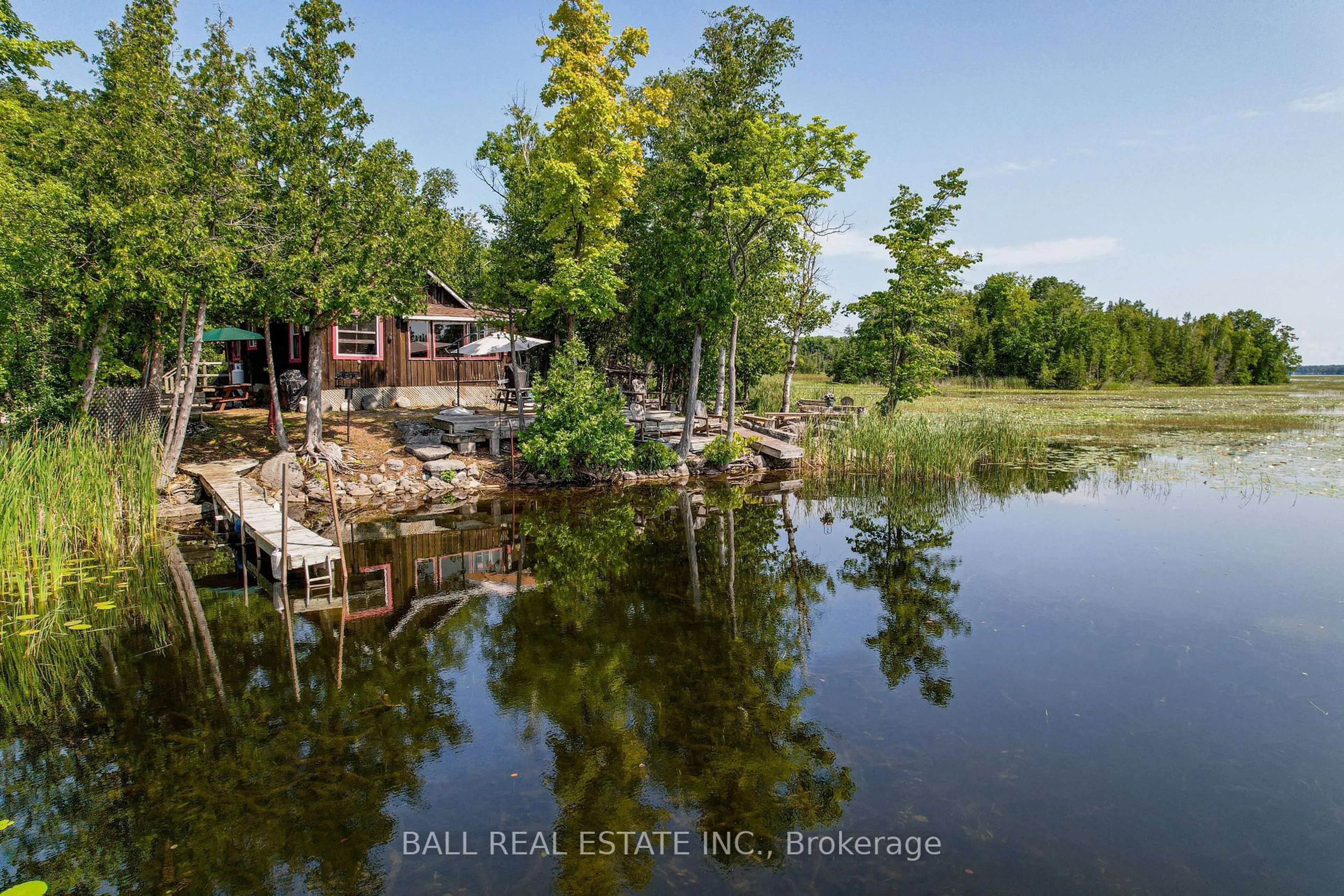 A pic from outside/outdoor area/front of a property/back of a property/a pic from drone, water/lake/river/ocean view for 116B Mukwa Bay Estates Rd, Curve Lake First Nation 35 Ontario K0L 1J0