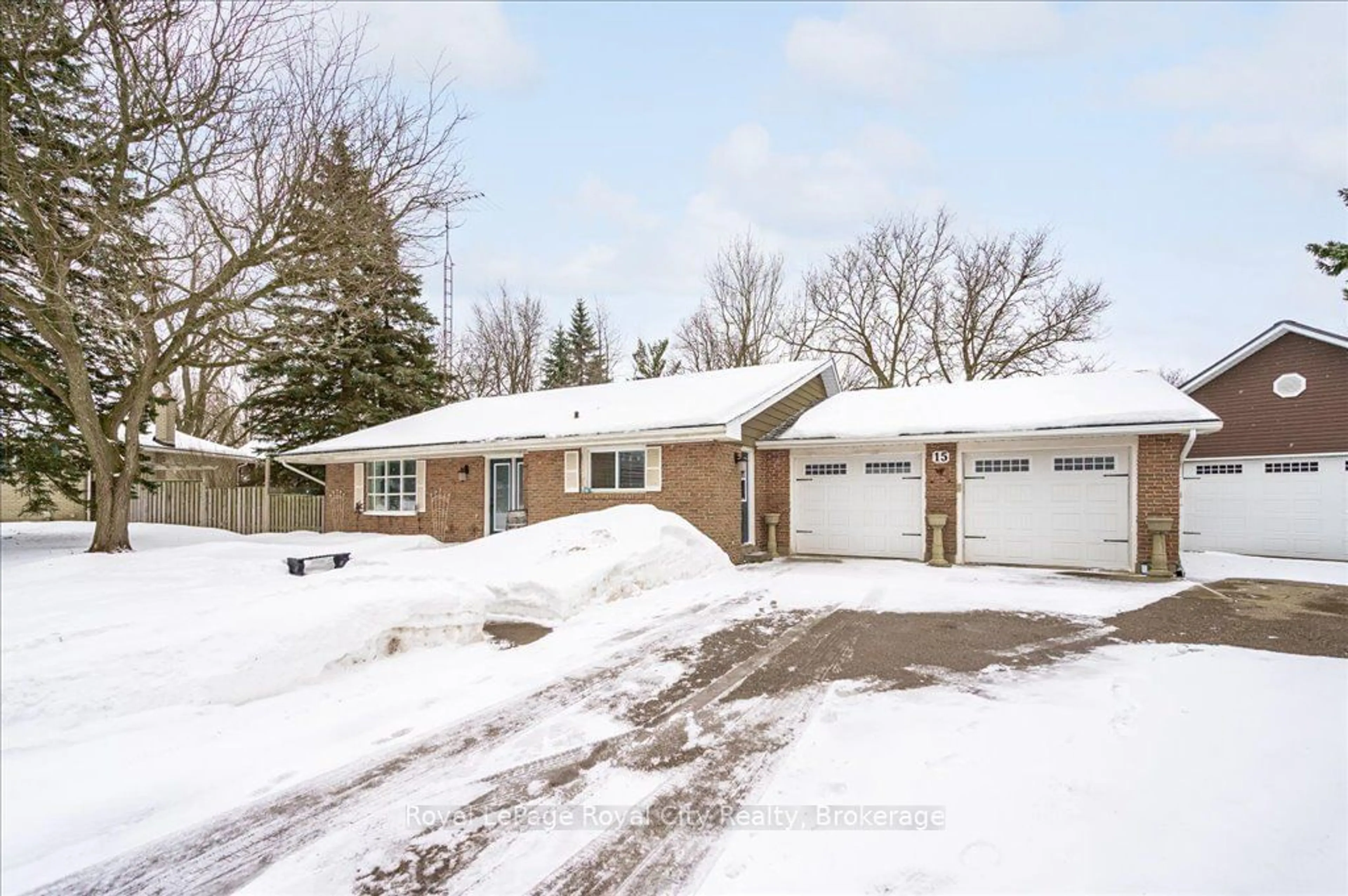 Unknown for 15 Wellington Dr, Centre Wellington Ontario N0B 1S0