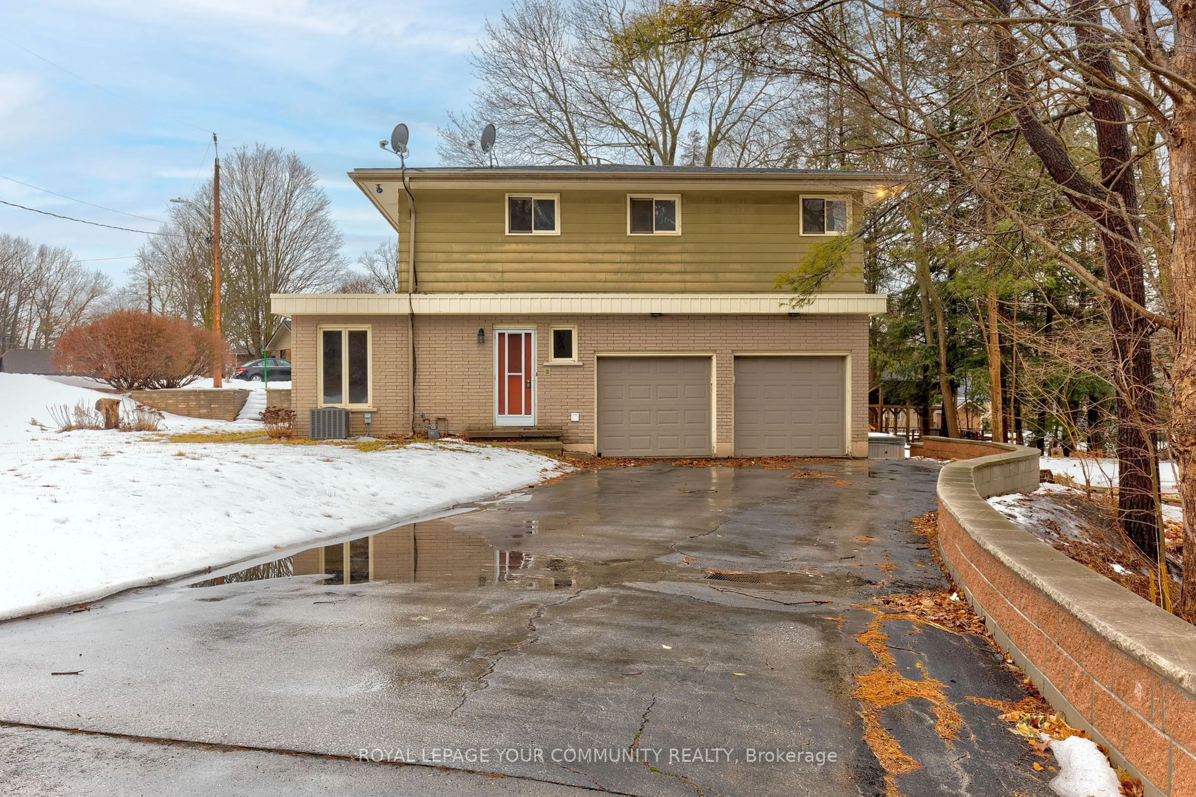 Home with vinyl exterior material, street for 5 Hillside Dr, Tillsonburg Ontario N4G 2E4