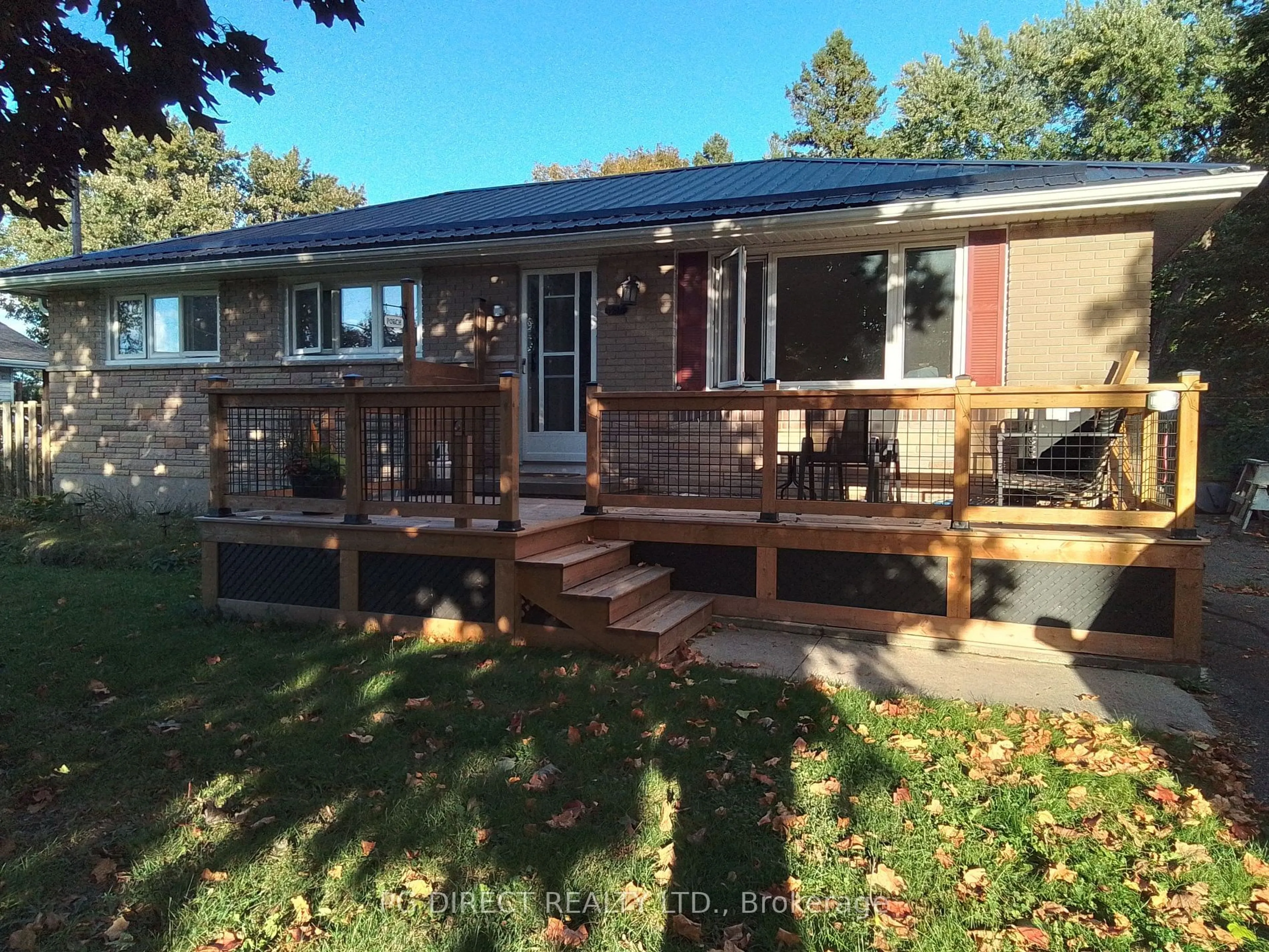 Home with vinyl exterior material, water/lake/river/ocean view for 1436 Aley St, Kingston Ontario K7L 4V4