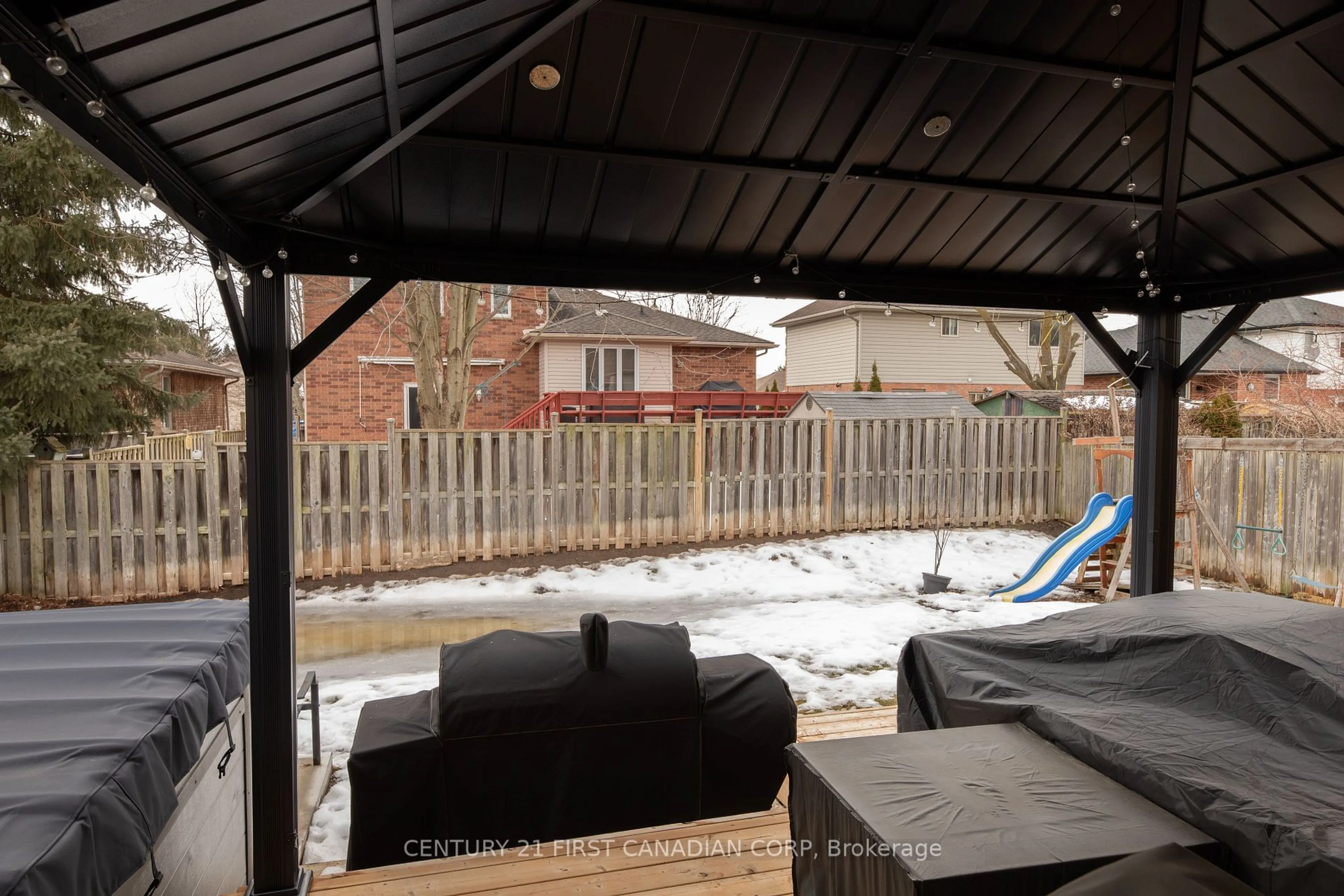 Patio, street for 476 Petersen Ave, Strathroy-Caradoc Ontario N7G 4L5