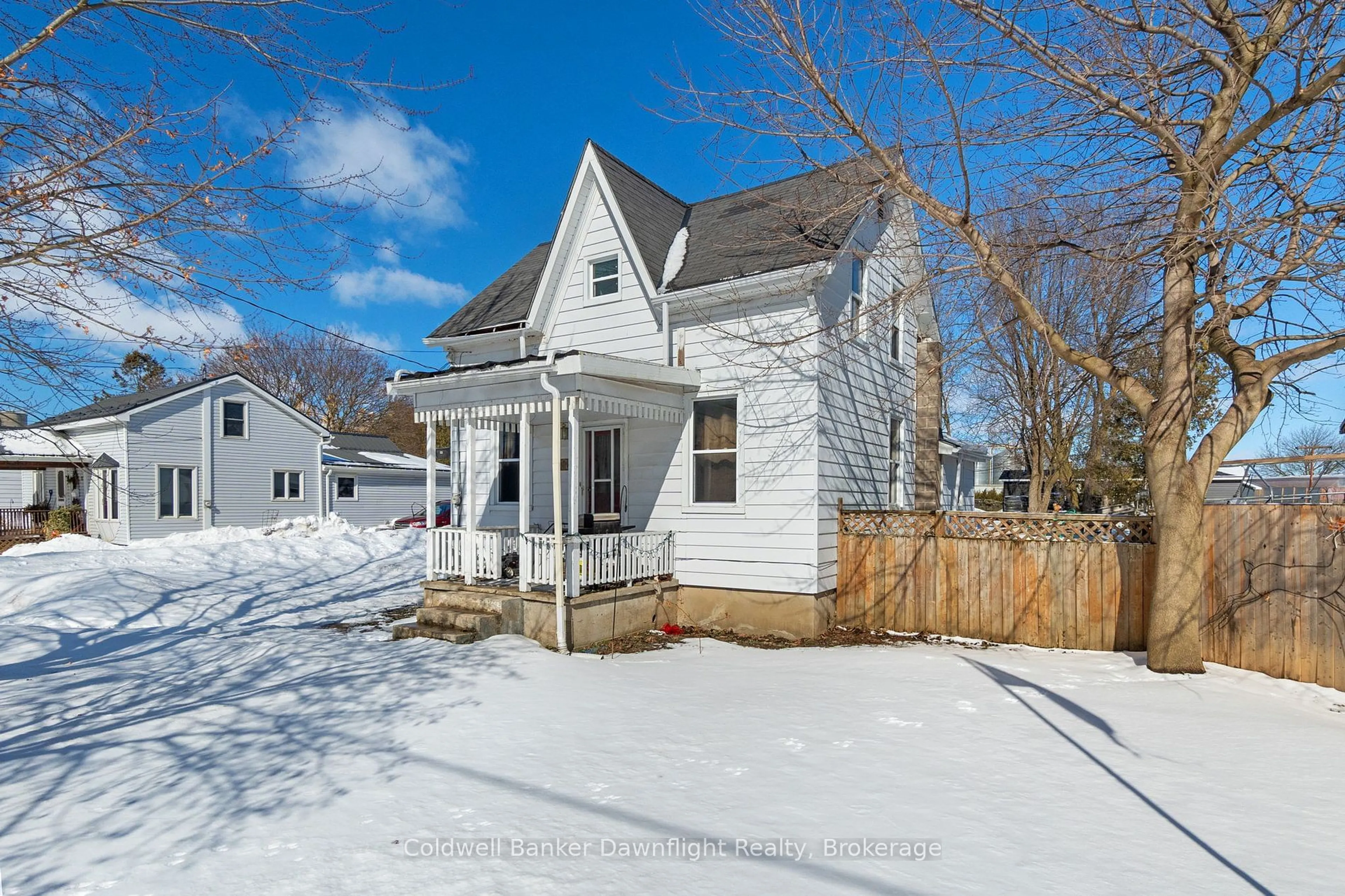 A pic from outside/outdoor area/front of a property/back of a property/a pic from drone, street for 88 Richmond St, Bluewater Ontario N0M 1X0