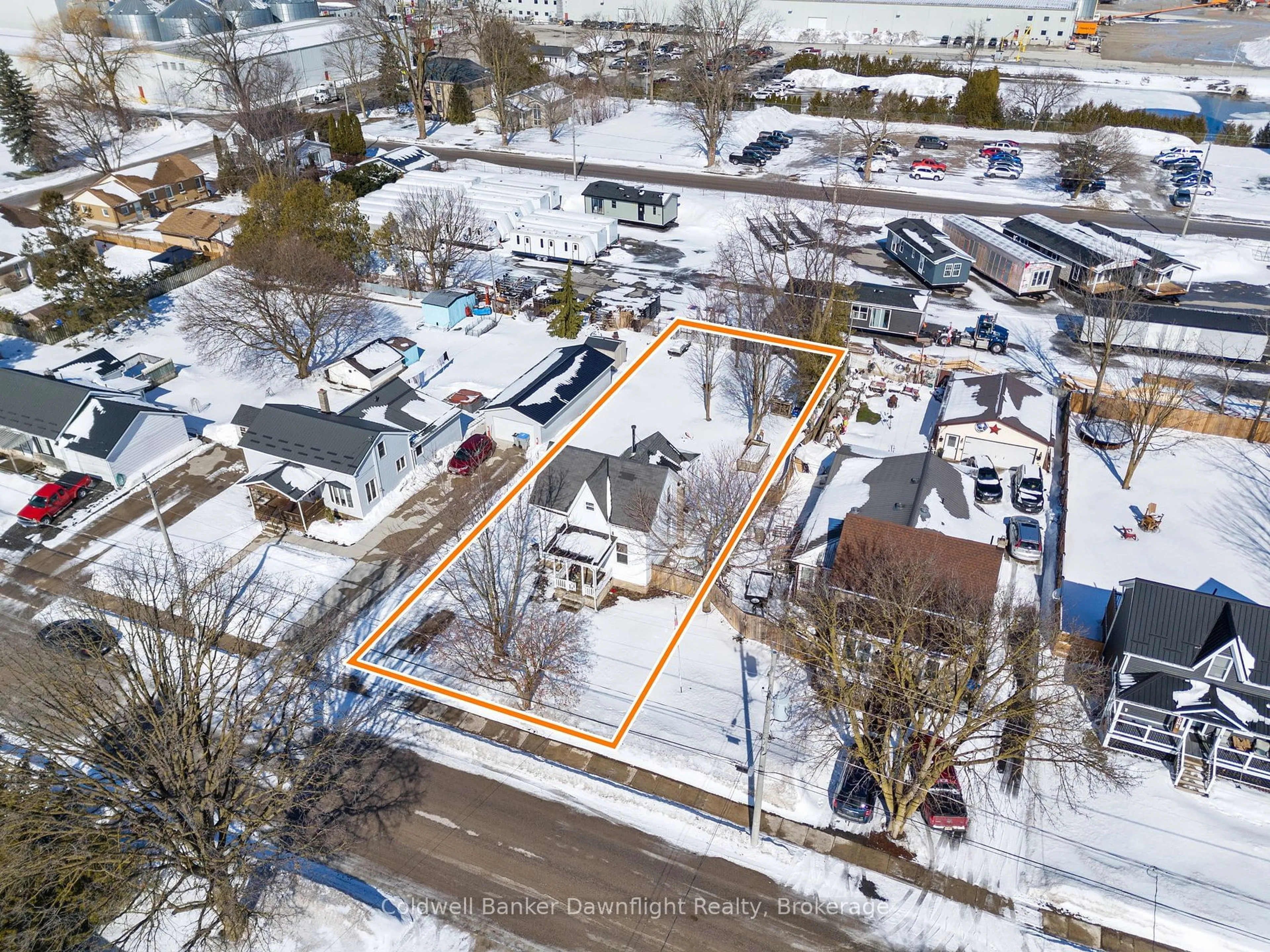 A pic from outside/outdoor area/front of a property/back of a property/a pic from drone, street for 88 Richmond St, Bluewater Ontario N0M 1X0