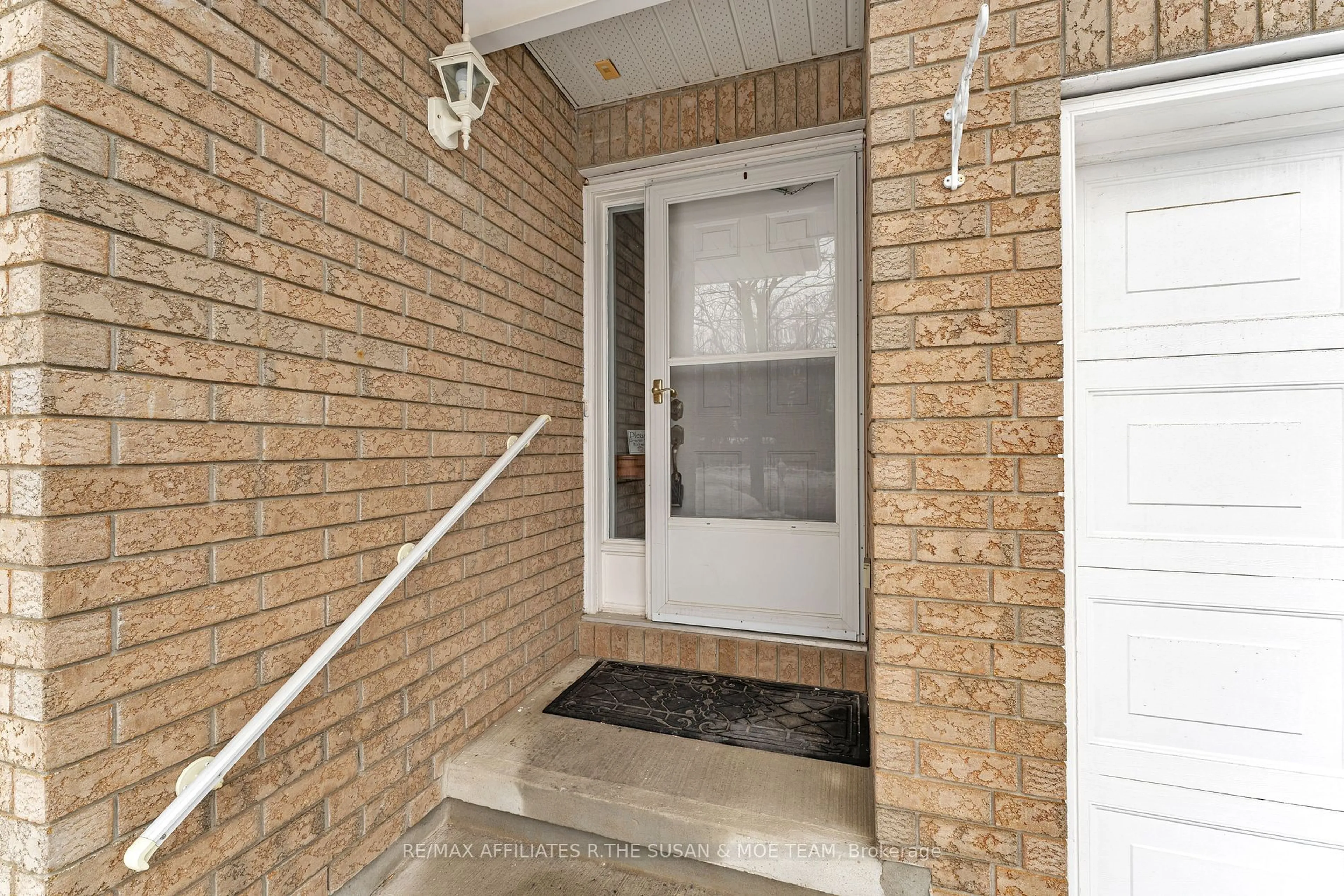 Indoor entryway for 6135 Abbott St, Stittsville - Munster - Richmond Ontario K2S 1V5