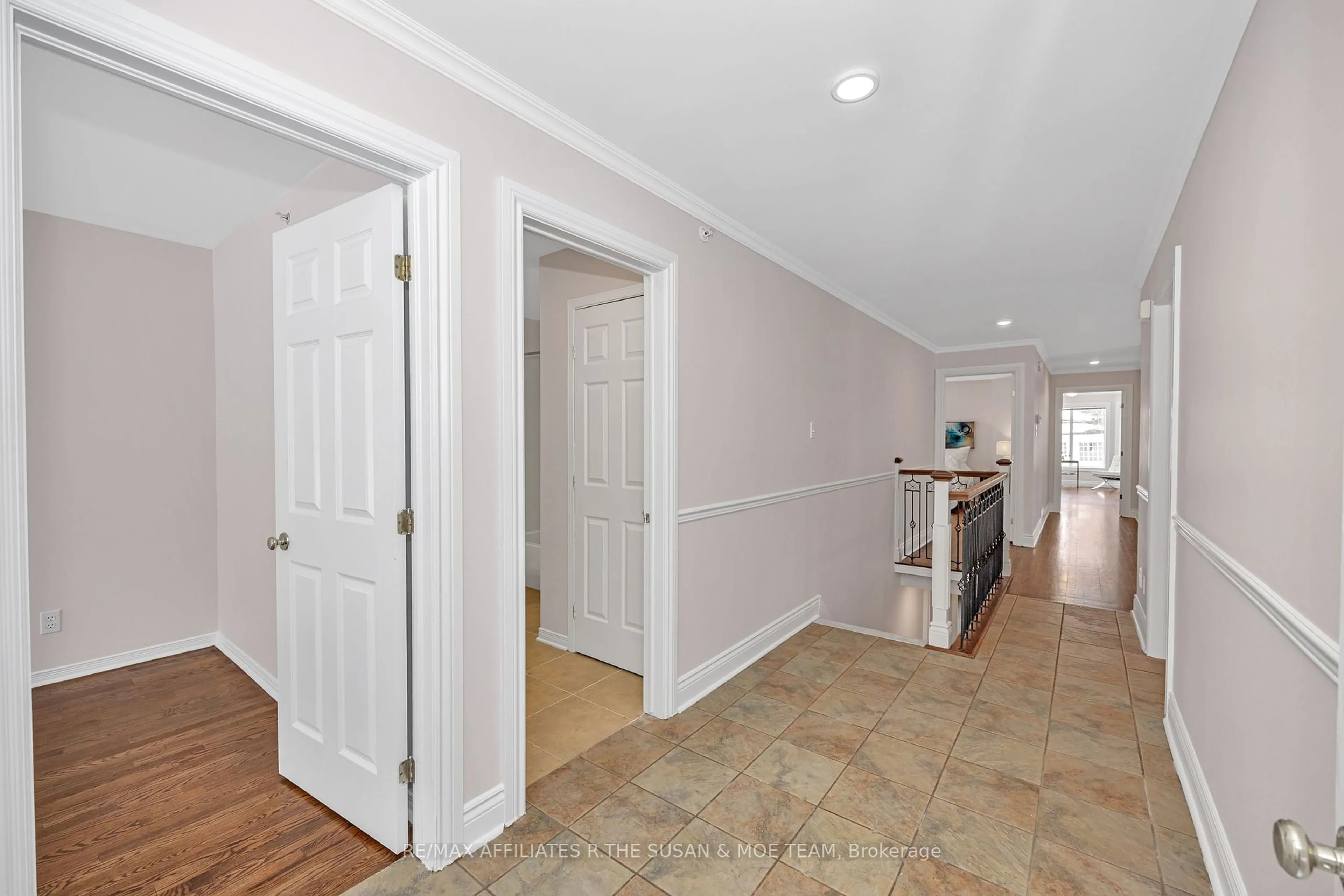 Indoor entryway for 6135 Abbott St, Stittsville - Munster - Richmond Ontario K2S 1V5