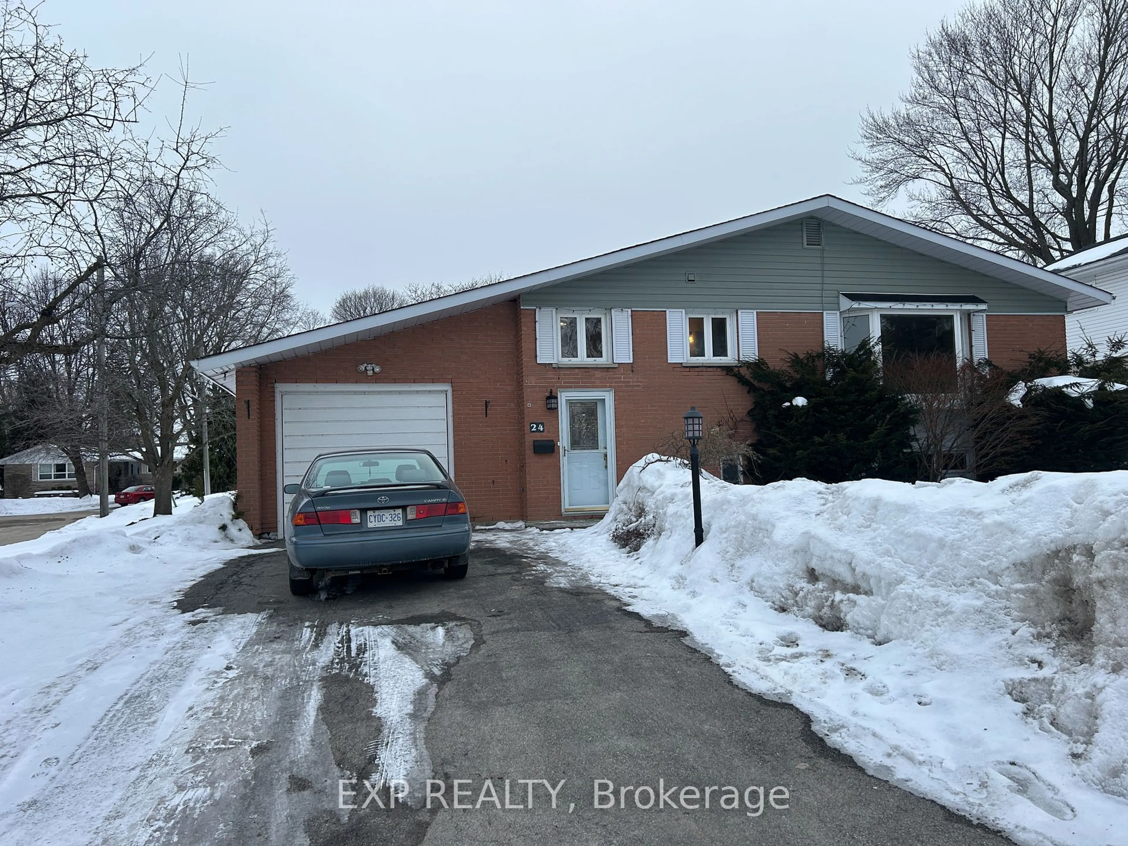 Unknown for 24 Oxford Ave, Brockville Ontario K6V 3H2