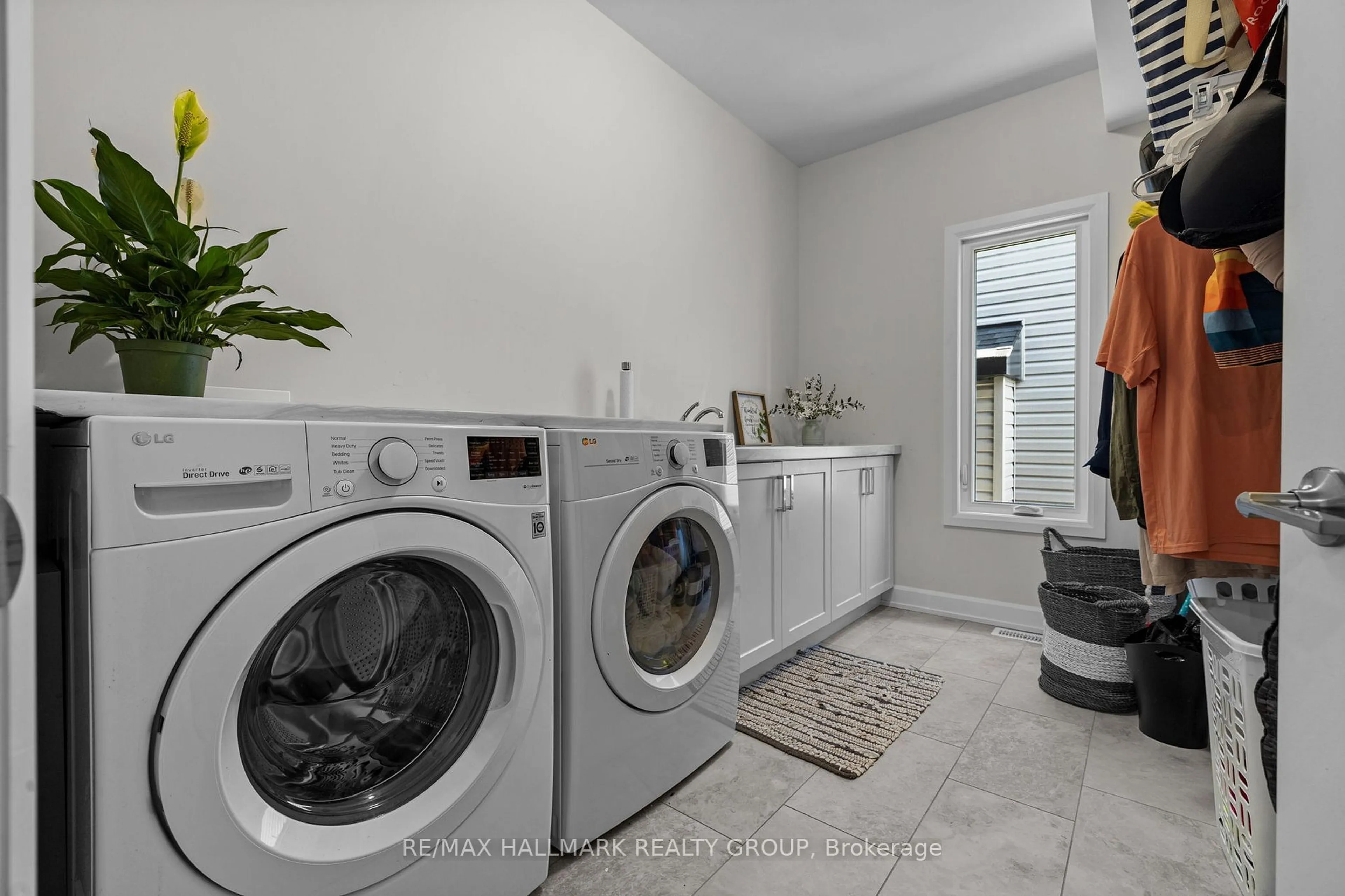 Laundry room for 104 Duncanville St, Russell Ontario K4R 0G3