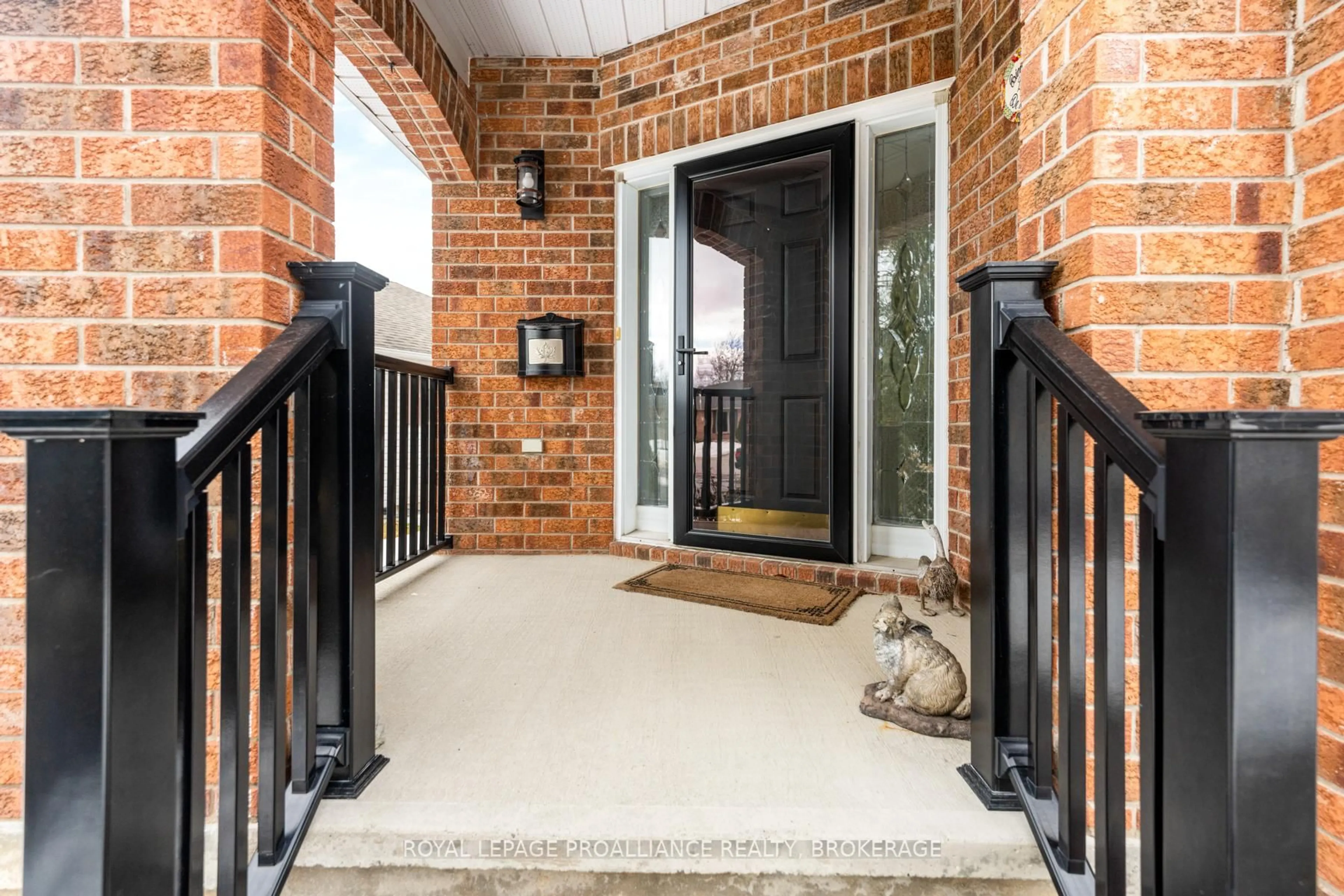 Indoor entryway for 831 Keenan Dr, Kingston Ontario K7P 2R4