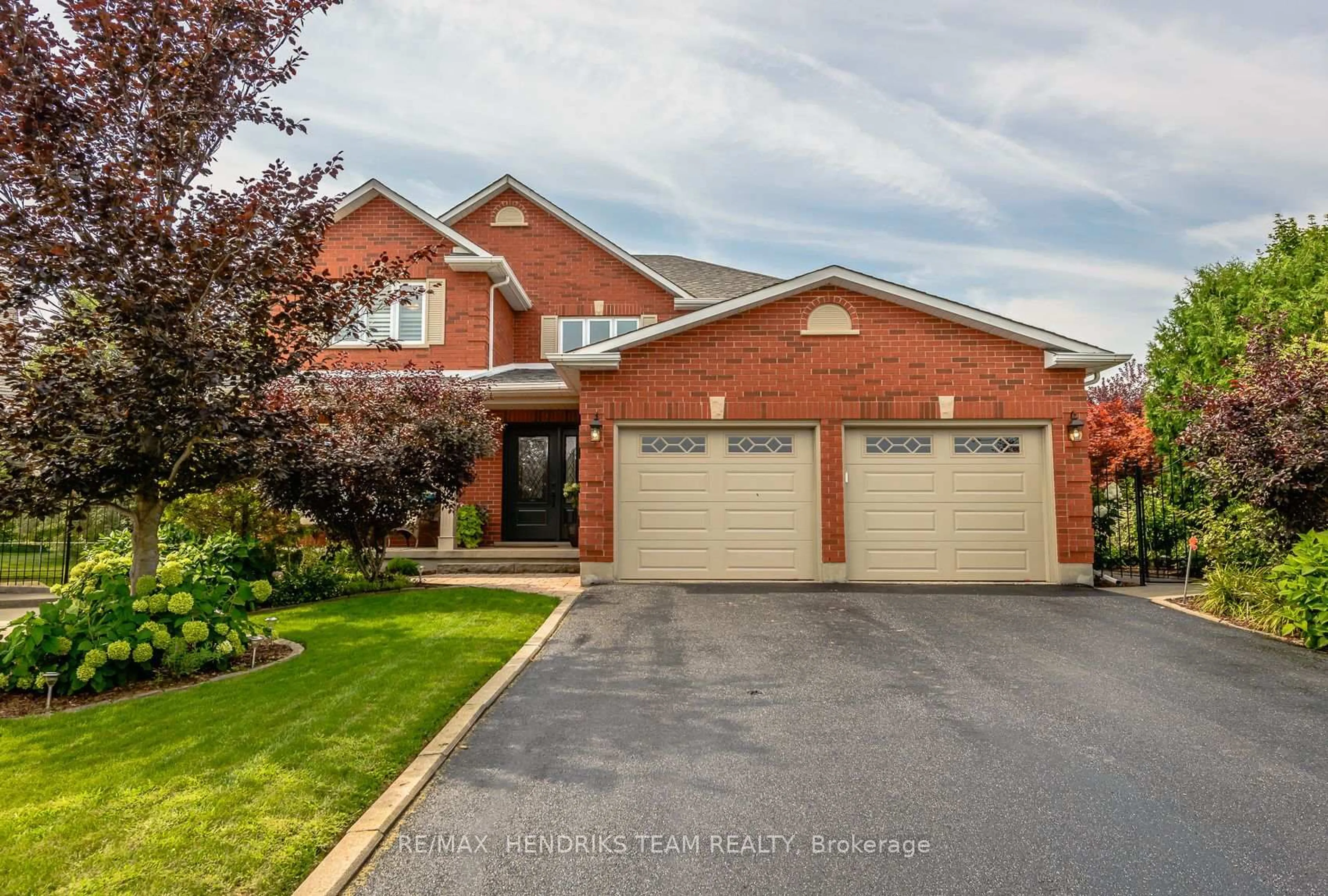 Home with brick exterior material, street for 4351 Tamarac Ave, Lincoln Ontario L3J 0J3