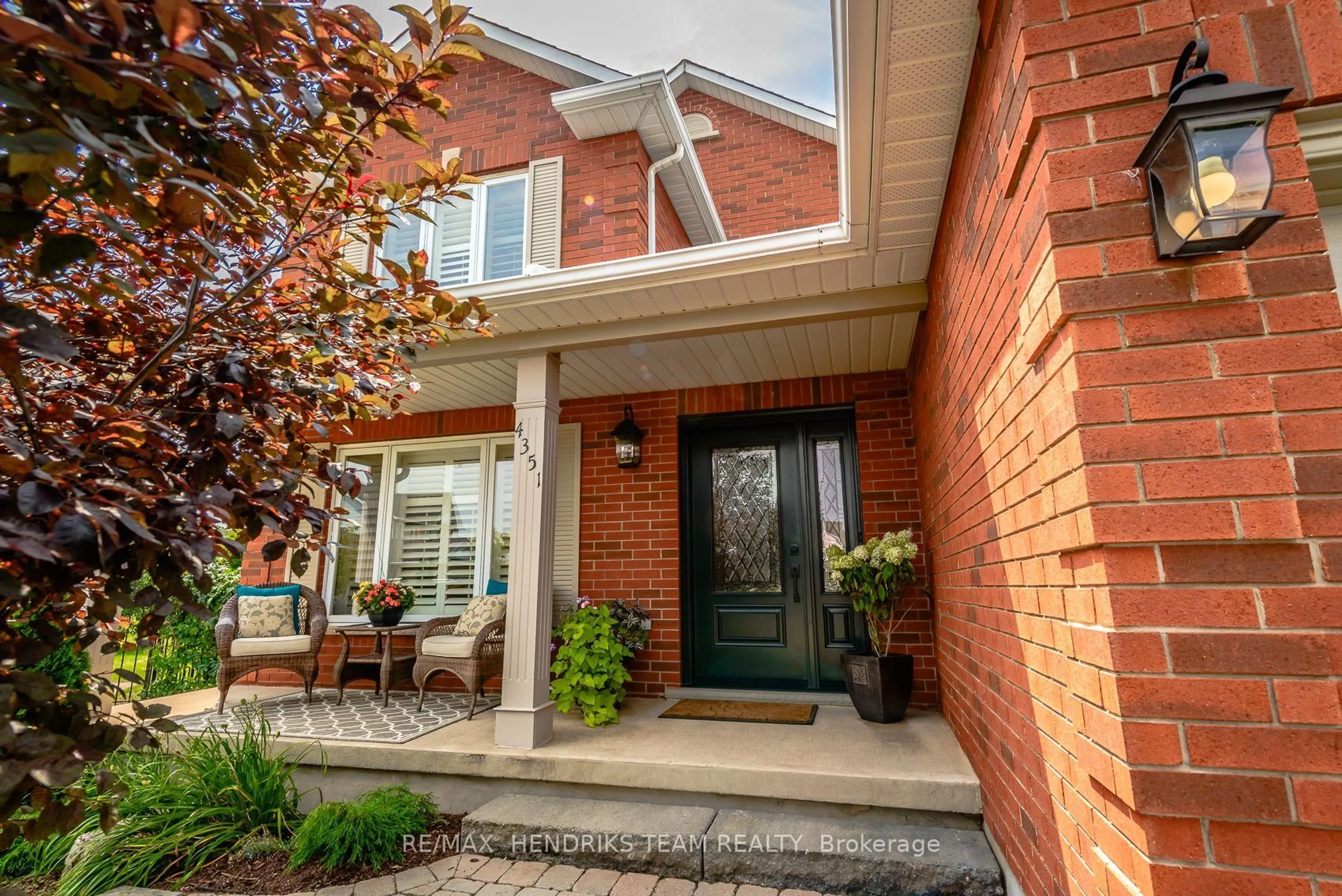 Home with brick exterior material, street for 4351 Tamarac Ave, Lincoln Ontario L3J 0J3