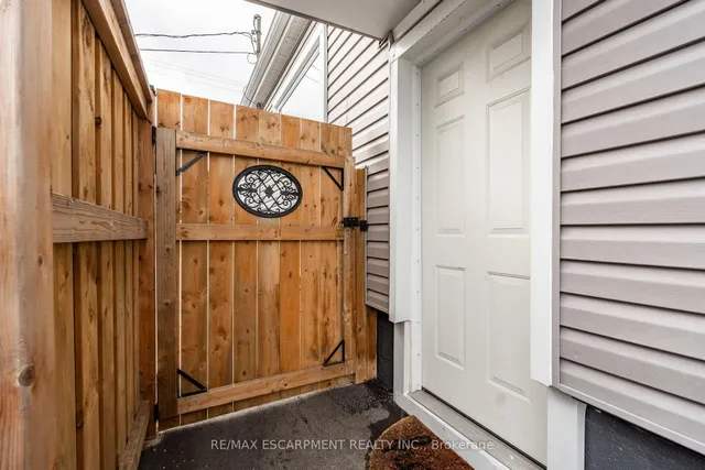 Additional property image - 925 Garth St