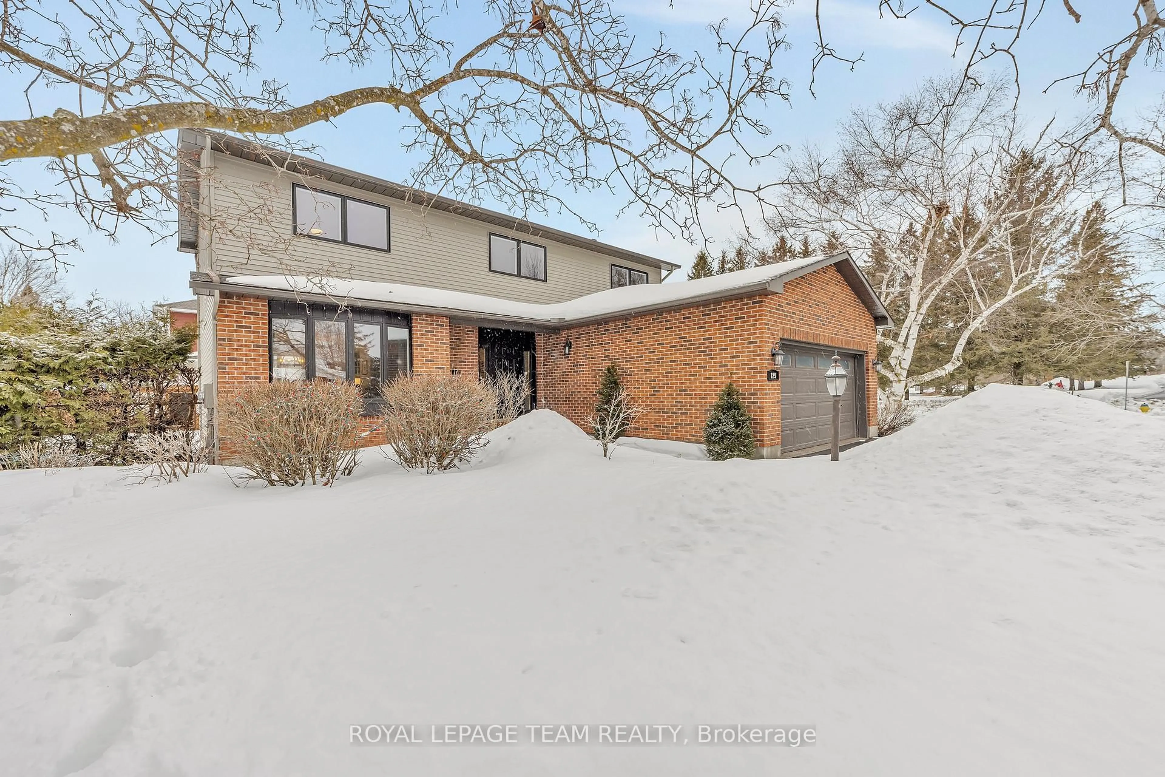 A pic from outside/outdoor area/front of a property/back of a property/a pic from drone, street for 129 Ridgeview Dr, Carp - Huntley Ward Ontario K0A 1L0