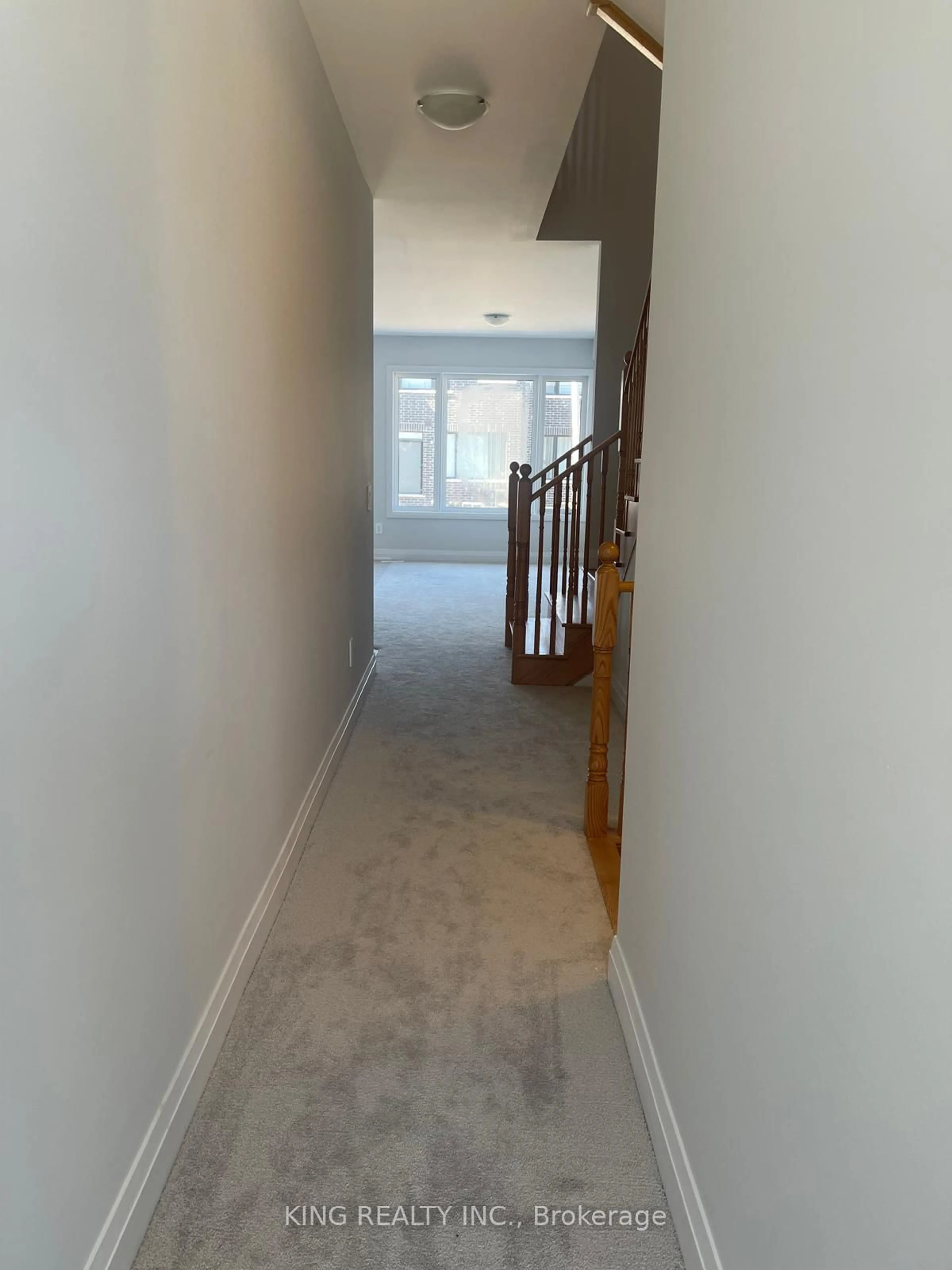 Indoor foyer for 136 Corley St, Kawartha Lakes Ontario K9V 0R4