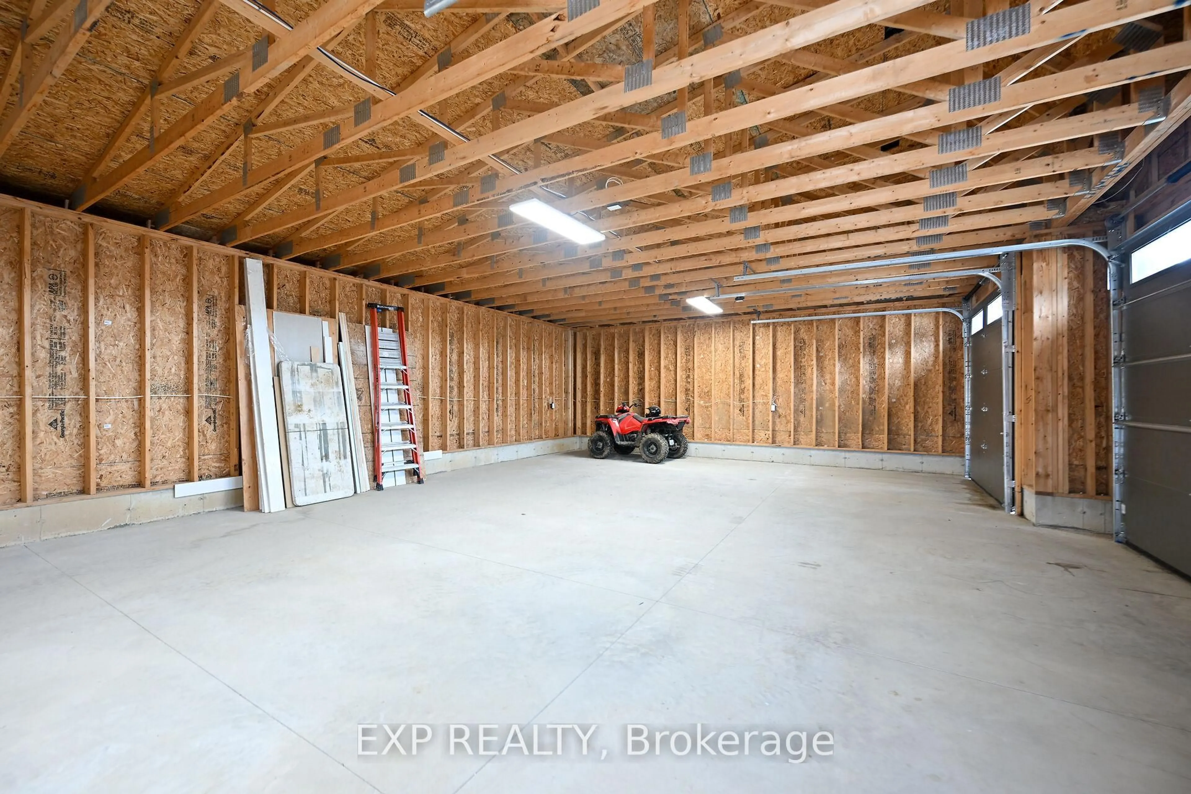 Indoor garage for 2468 COCKSHUTT Rd, Norfolk Ontario N0E 1Y0