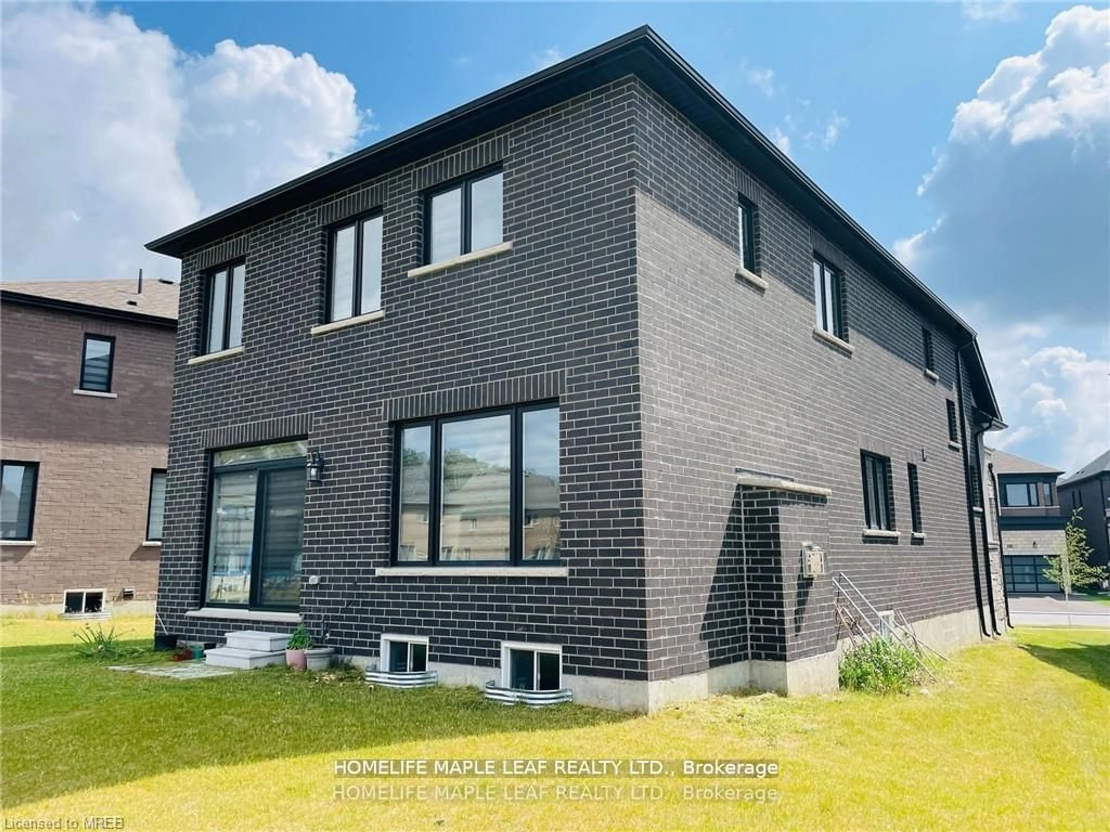 Home with brick exterior material, building for 117 Silverwood Cres, Woodstock Ontario N4T 0M6