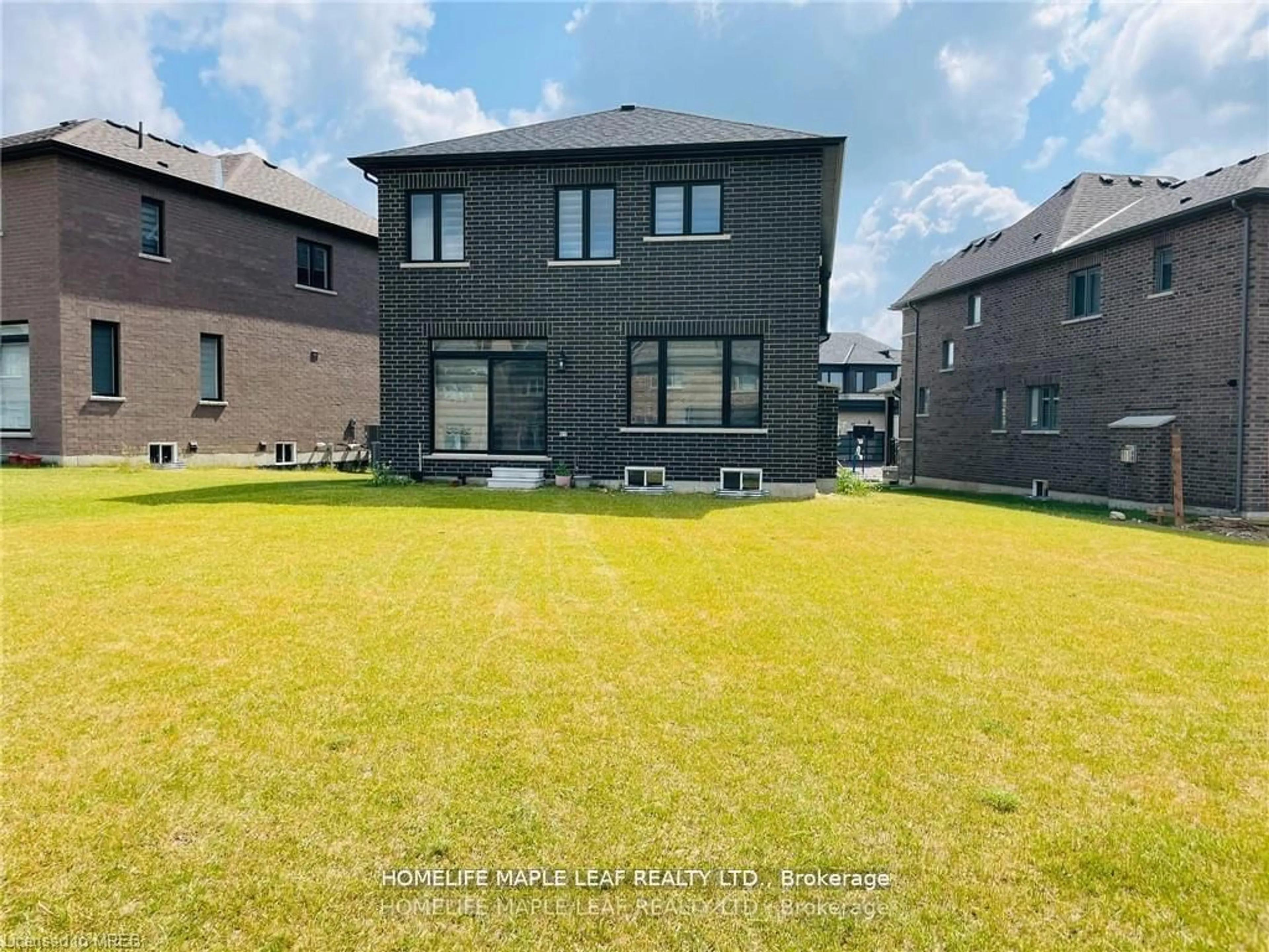 A pic from outside/outdoor area/front of a property/back of a property/a pic from drone, street for 117 Silverwood Cres, Woodstock Ontario N4T 0M6