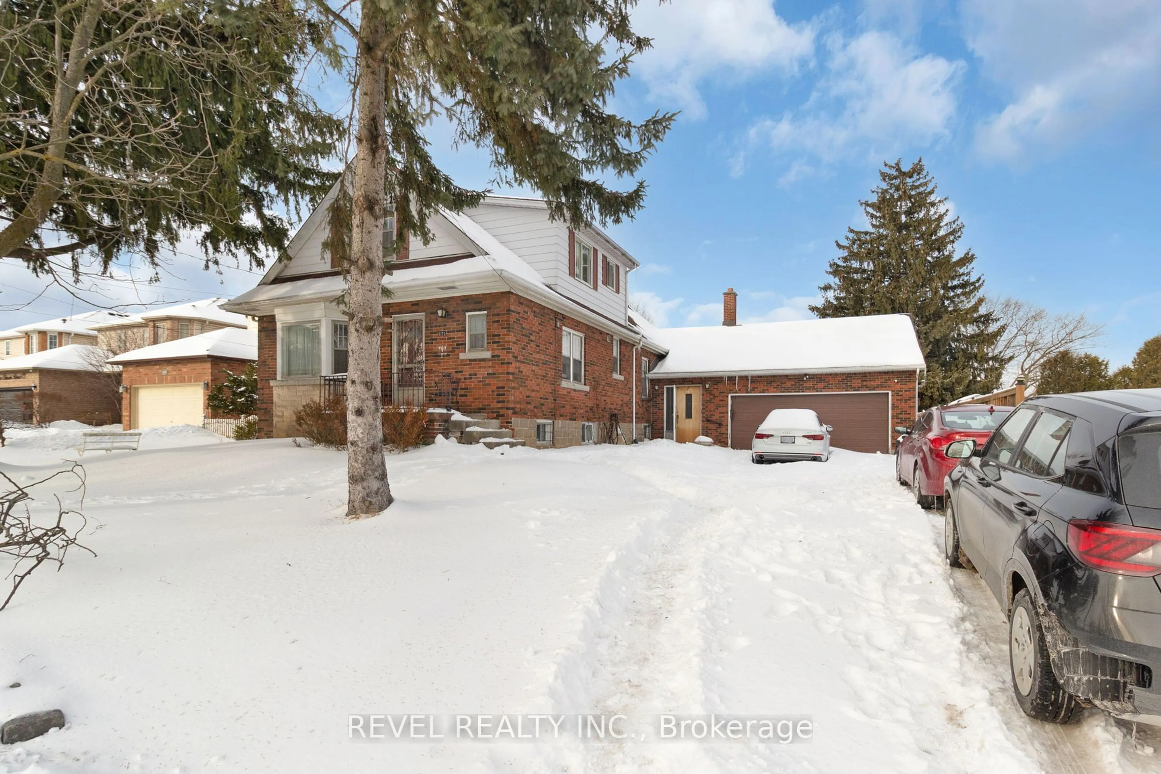 Home with brick exterior material, street for 171 Stone Church Rd, Hamilton Ontario L9B 1A8