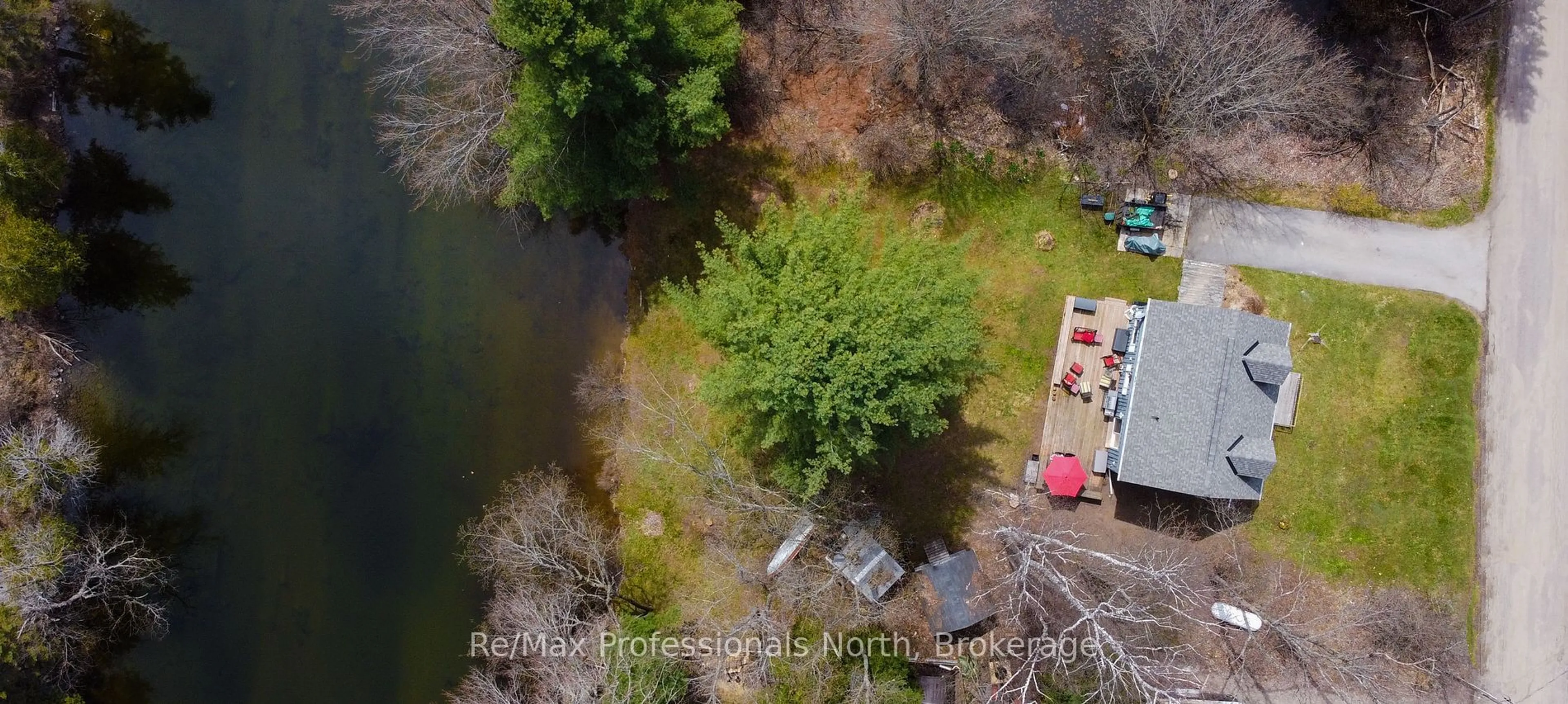 A pic from outside/outdoor area/front of a property/back of a property/a pic from drone, water/lake/river/ocean view for 80 INVERGORDON Ave, Minden Hills Ontario K0M 2K0