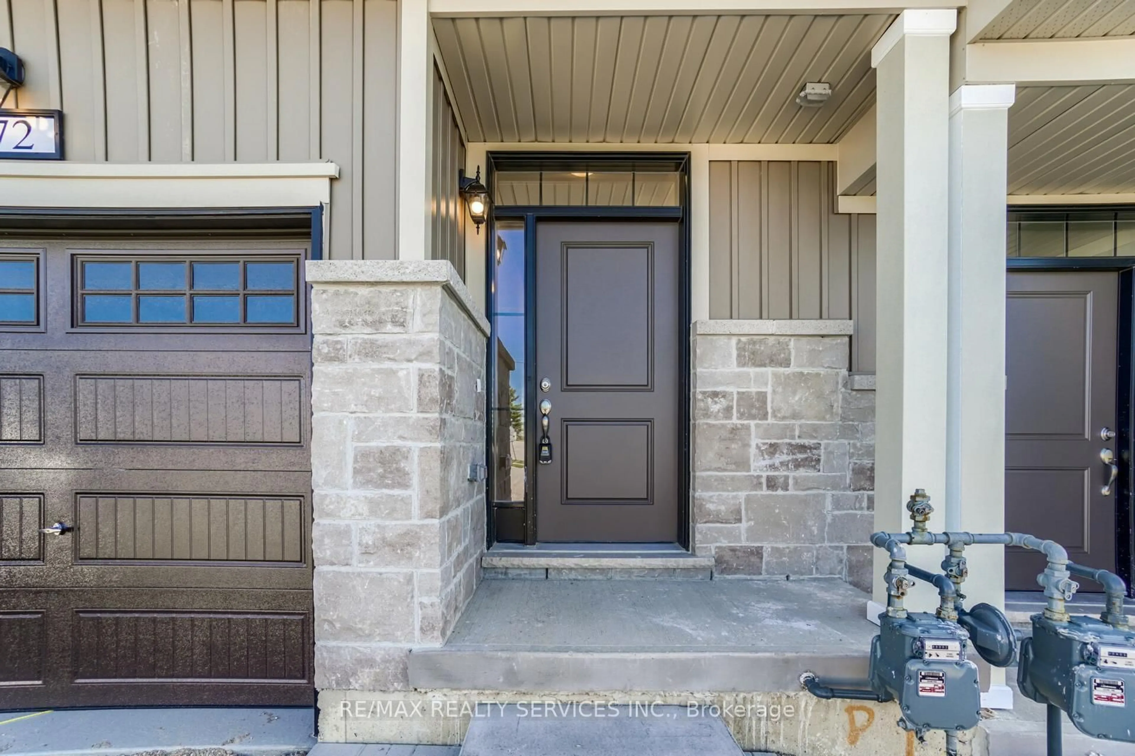 Indoor entryway for 72 Middleton St, Zorra Ontario N0M 2M0