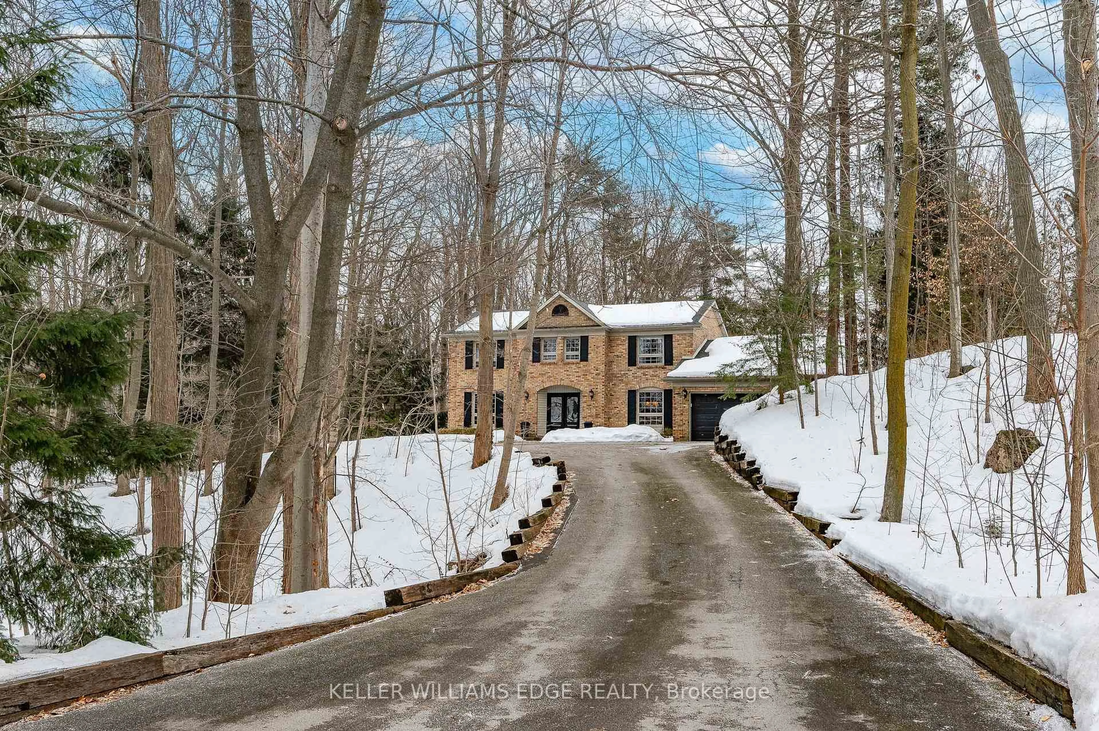 A pic from outside/outdoor area/front of a property/back of a property/a pic from drone, street for 402 Carlisle Rd, Hamilton Ontario L0R 1H1