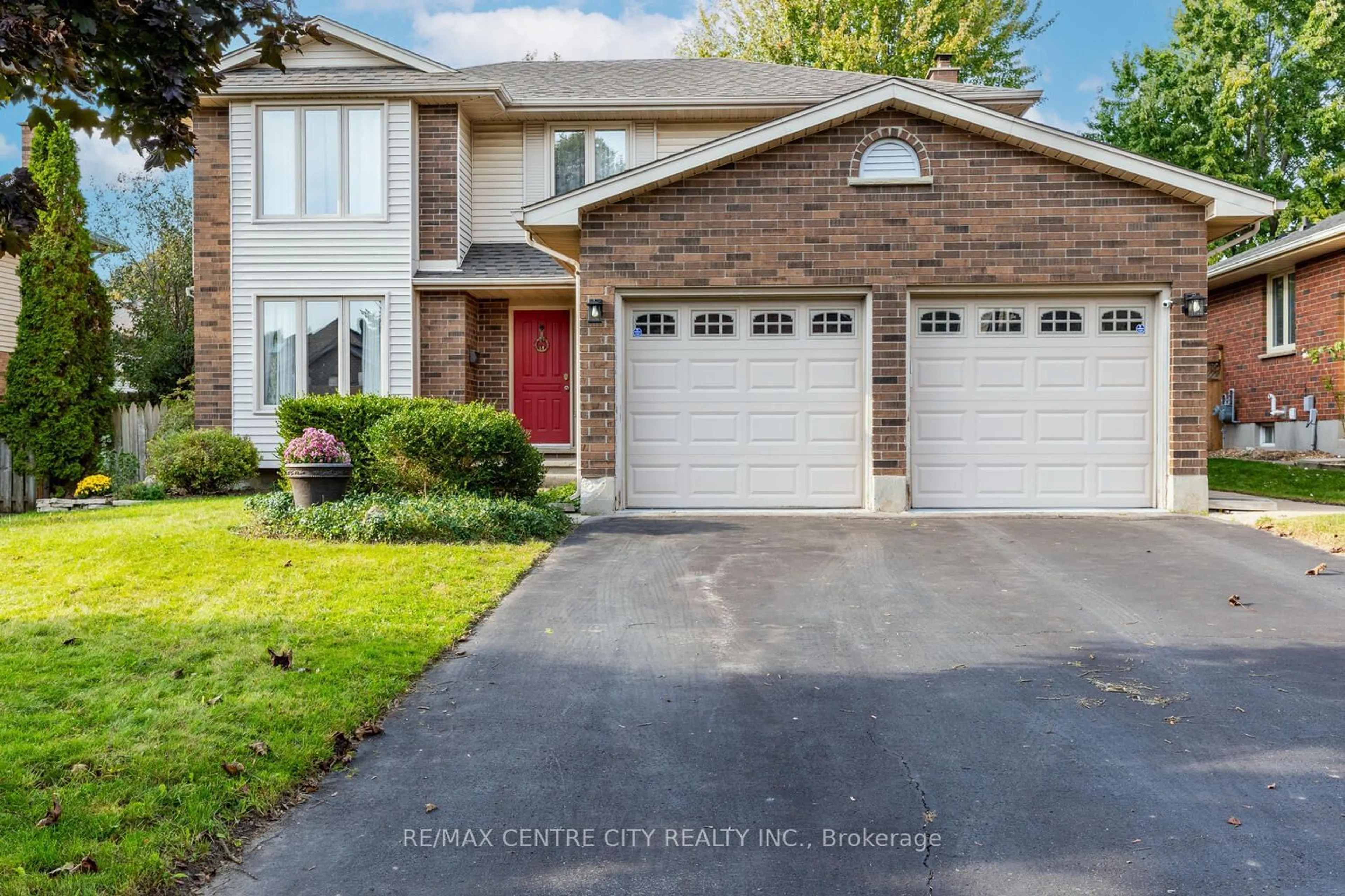 Home with brick exterior material, street for 110 October Cres, London Ontario N6K 4E1