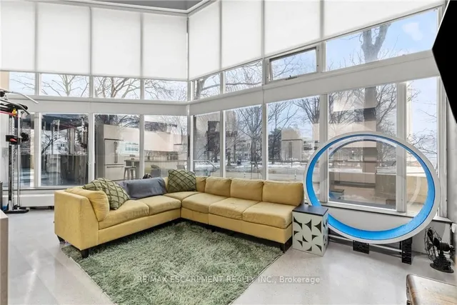 Additional property image - 66 Bay St Unit 105
