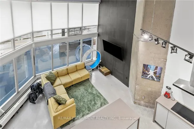Additional property image - 66 Bay St Unit 105