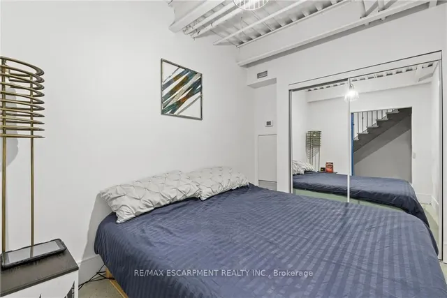 Additional property image - 66 Bay St Unit 105