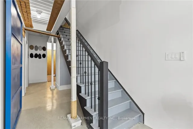 Additional property image - 66 Bay St Unit 105
