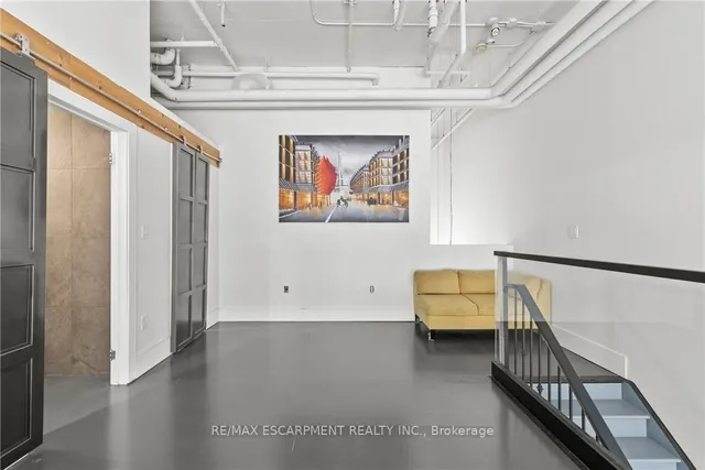 Additional property image - 66 Bay St Unit 105