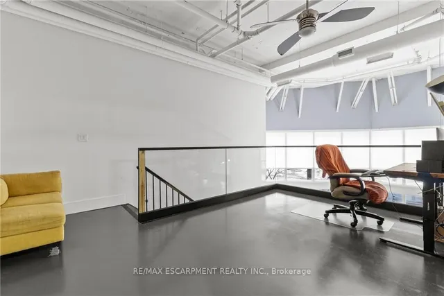 Additional property image - 66 Bay St Unit 105