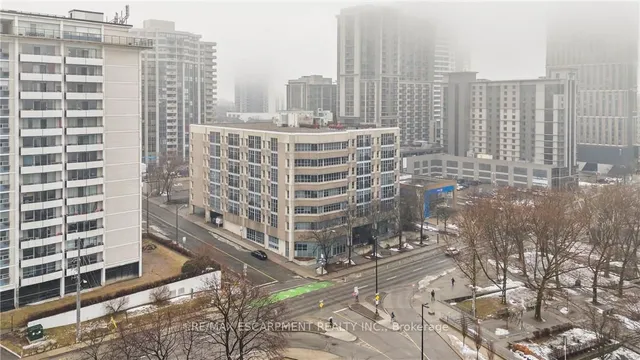 Additional property image - 66 Bay St Unit 105