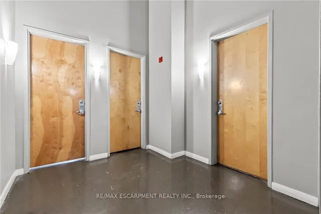 Additional property image - 66 Bay St Unit 105