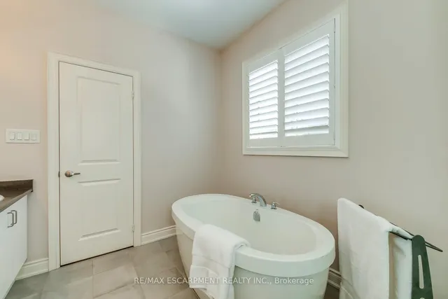Additional property image - 258 Humphrey St