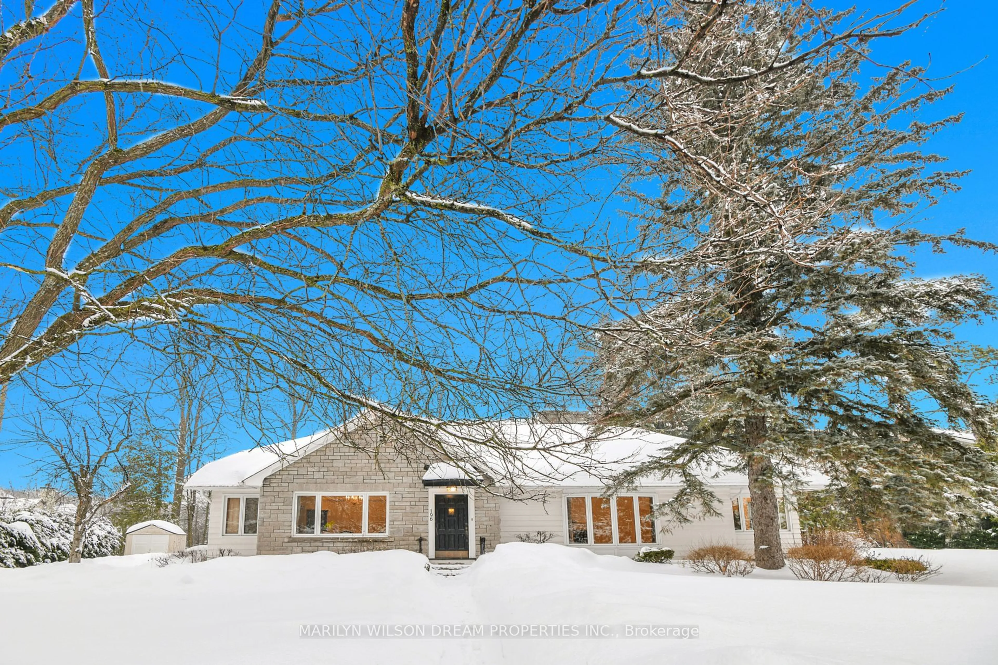 A pic from outside/outdoor area/front of a property/back of a property/a pic from drone, unknown for 196 Acacia Ave, Rockcliffe Park Ontario K1M 0L5