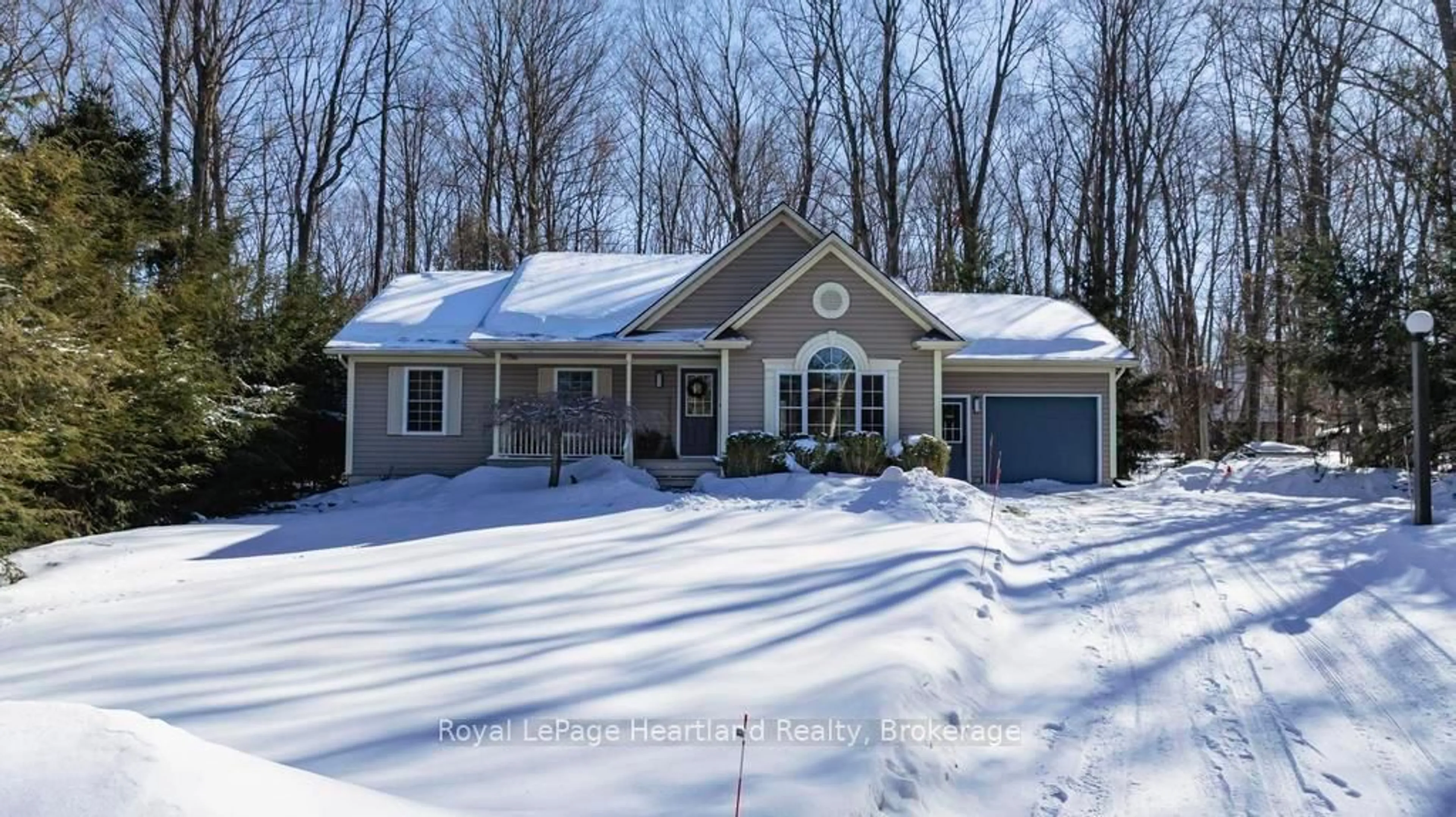 Home with vinyl exterior material, water/lake/river/ocean view for 77376 Forest Ridge Rd, Central Huron Ontario N0M 1G0