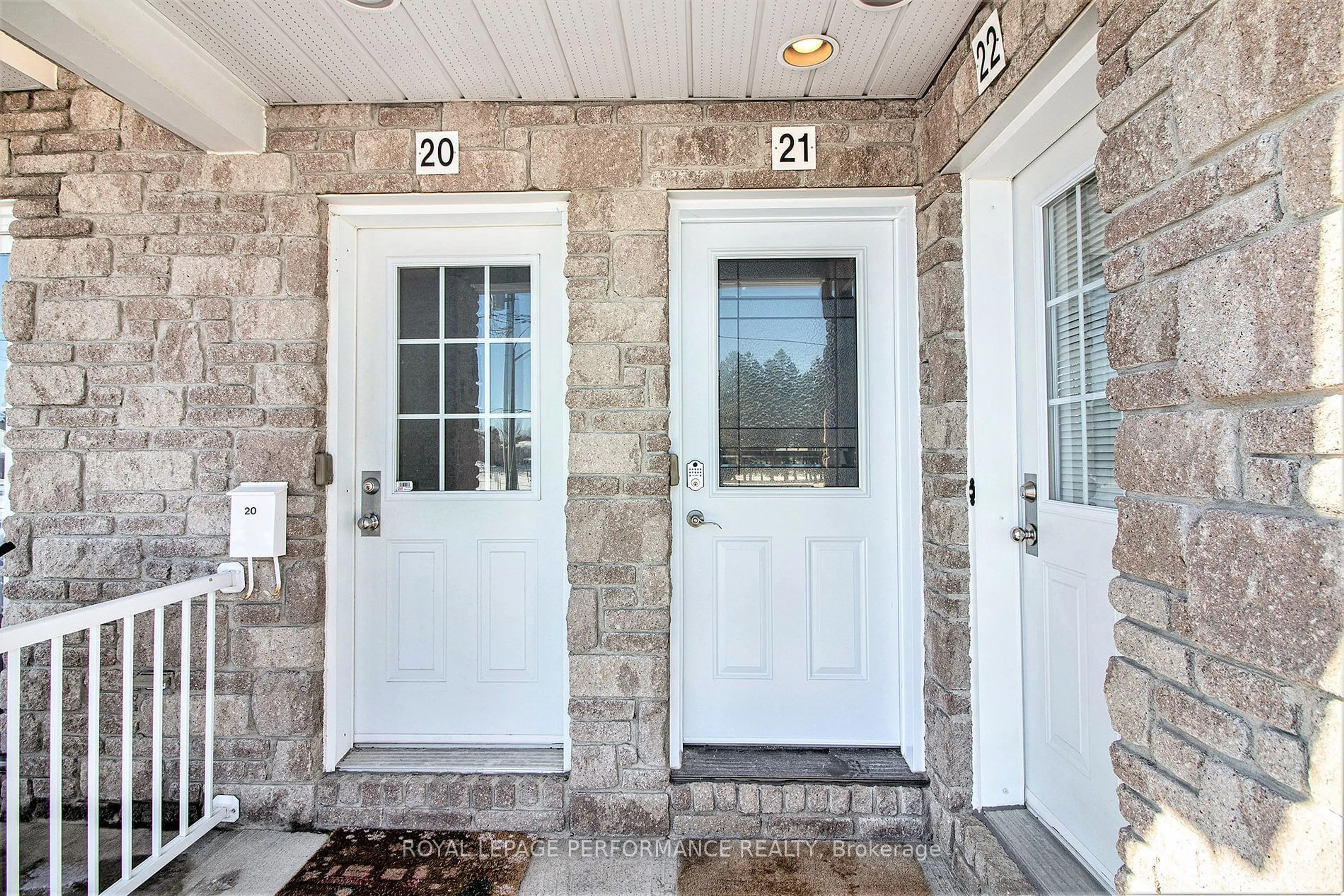 Indoor entryway for 5 Marcel St #21, Russell Ontario K0A 1W0