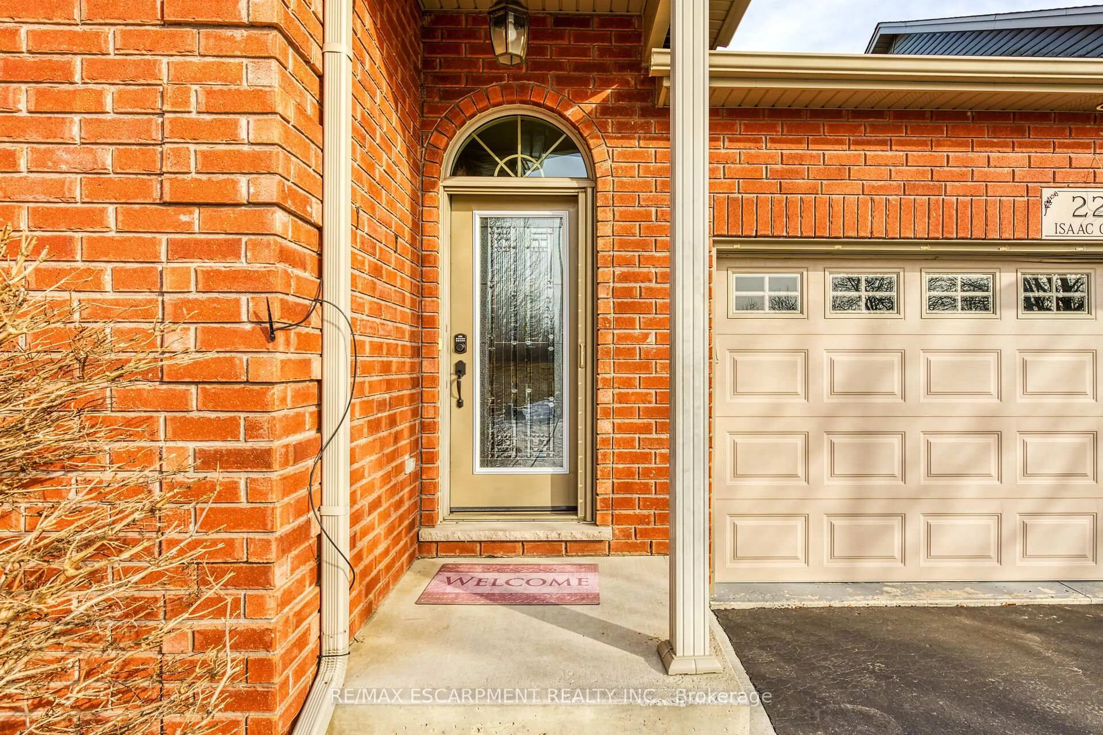 Home with brick exterior material, street for 22 Isaac Crt, Haldimand Ontario N3W 0A7