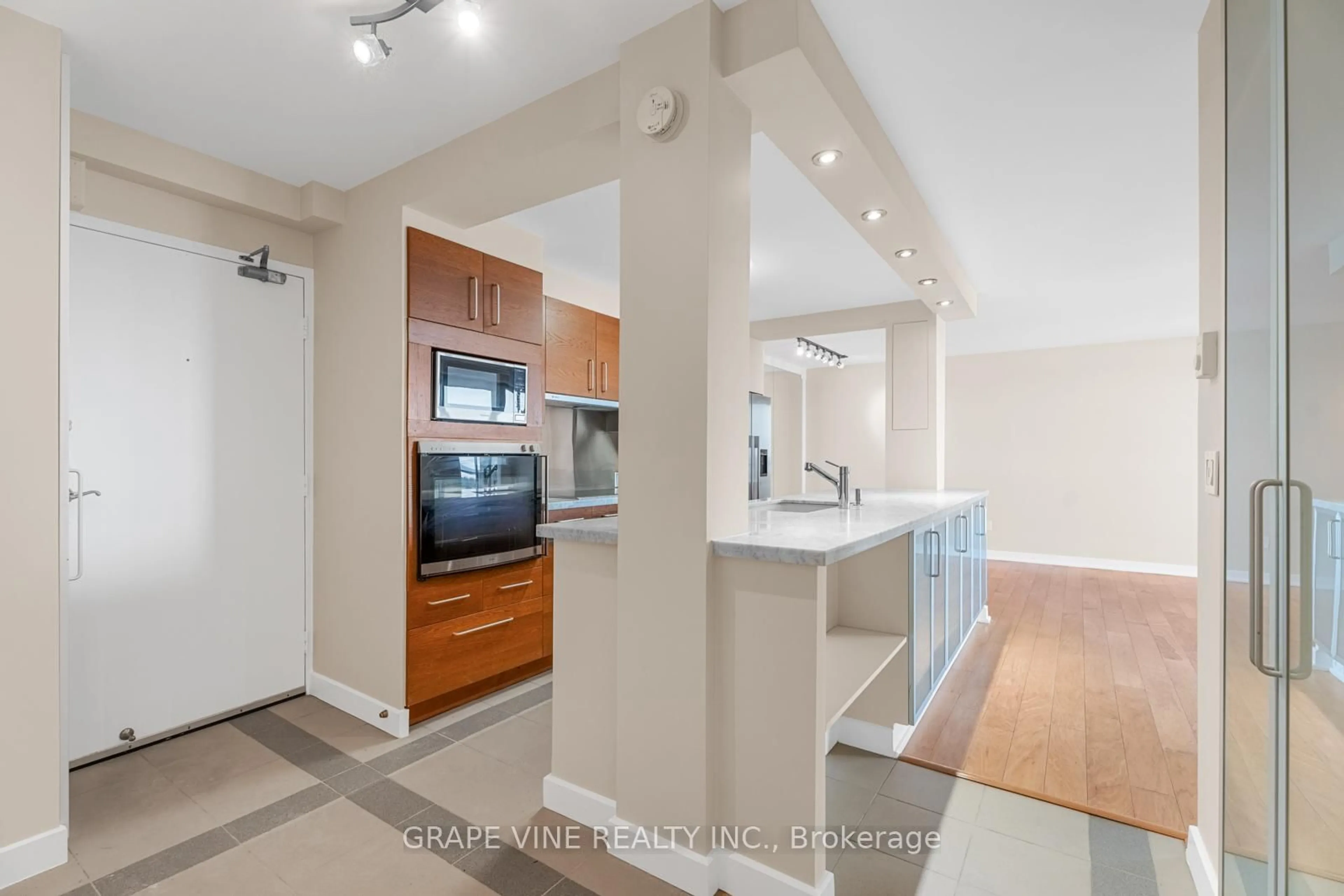 Open concept kitchen, unknown for 1025 Richmond Rd #2402, Woodroffe Ontario K2B 8G8