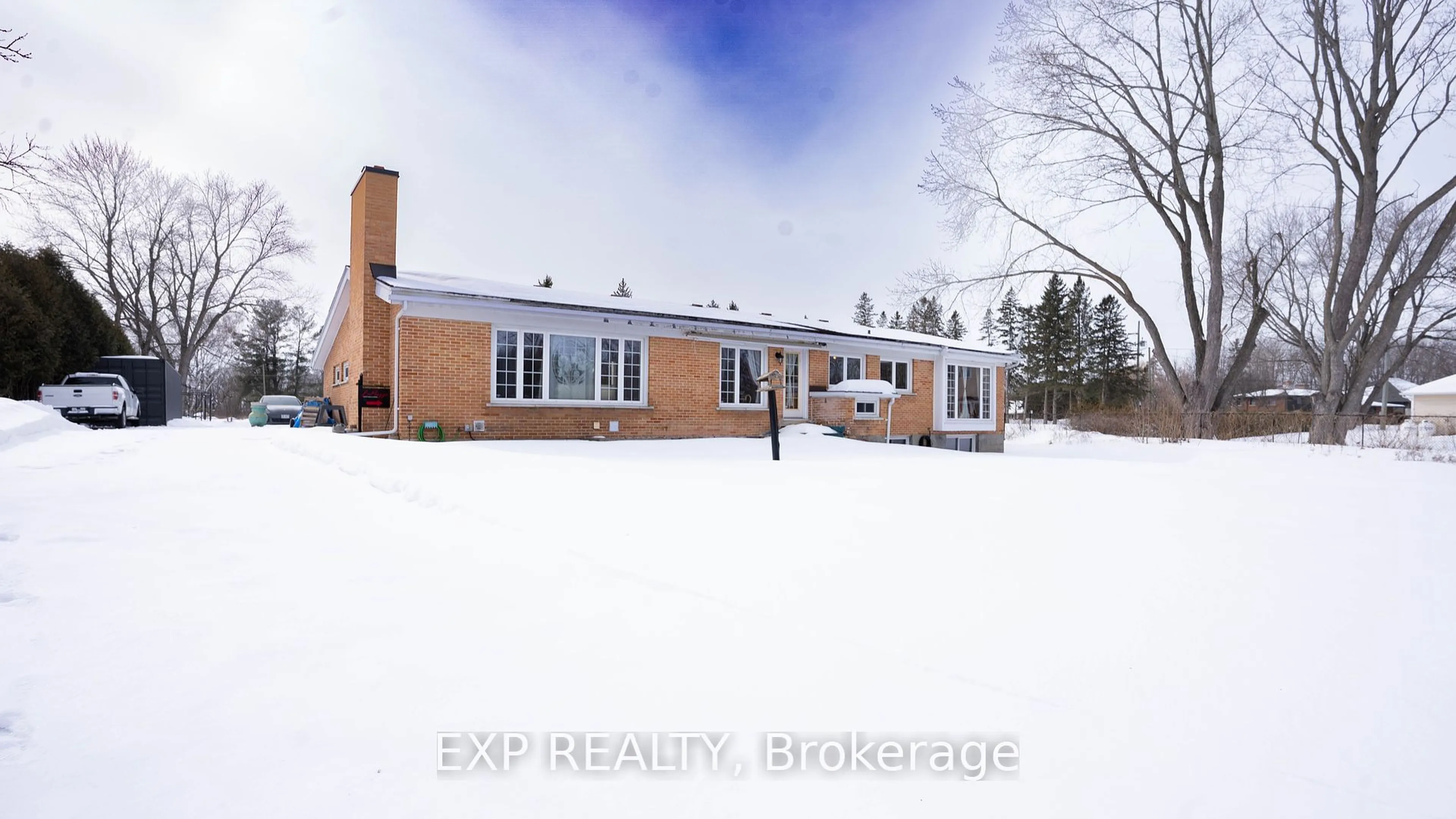 A pic from outside/outdoor area/front of a property/back of a property/a pic from drone, street for 4003 Rideau Valley Dr, Manotick Ontario K4M 0T8