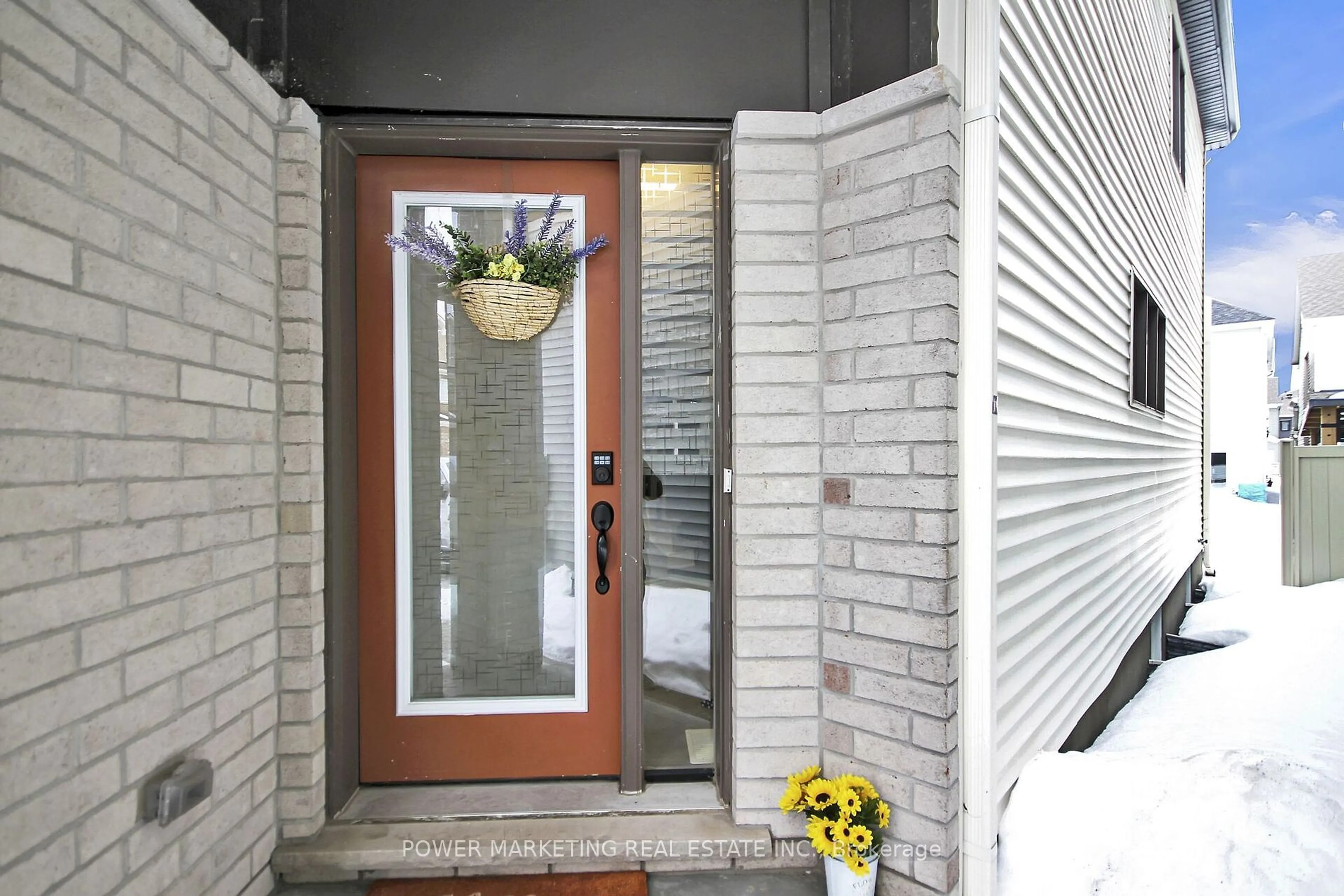 Indoor entryway for 42 MUDMINNOW Cres, Ottawa Ontario K4A 5H8