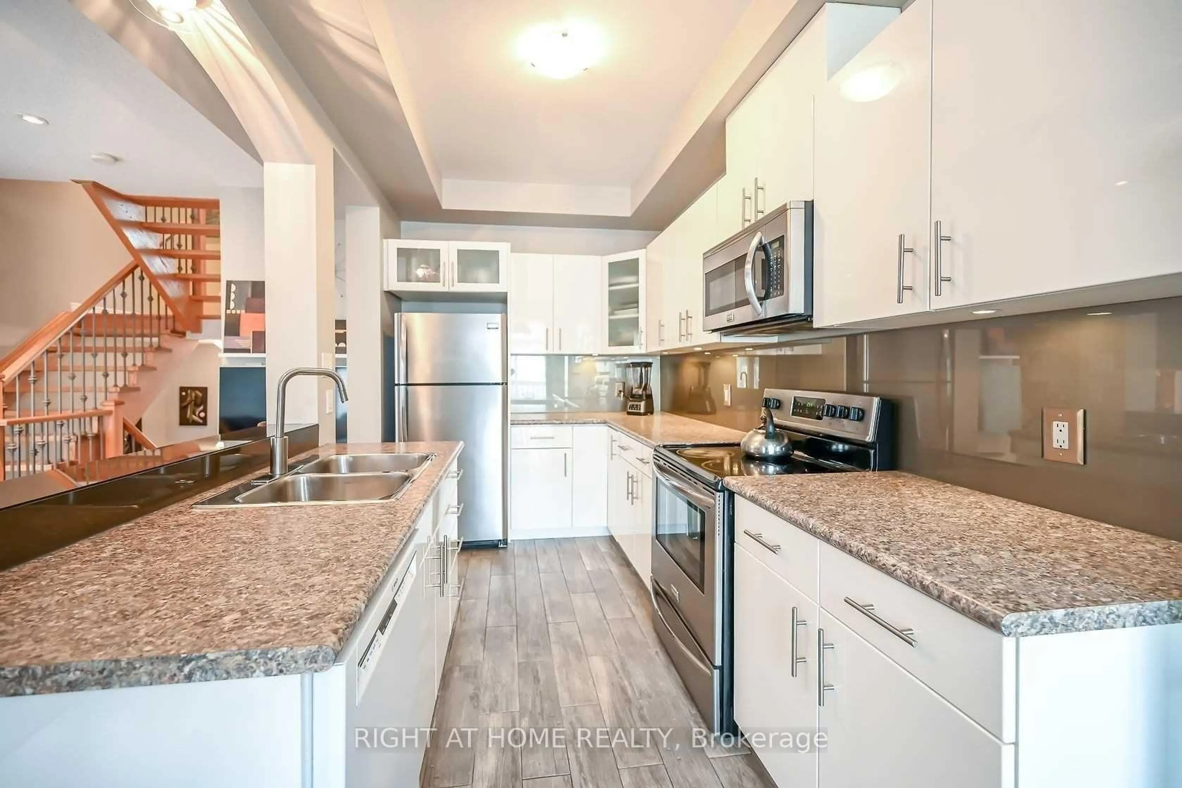 Open concept kitchen, unknown for 96 Highgate Dr, Hamilton Ontario L8J 0C2